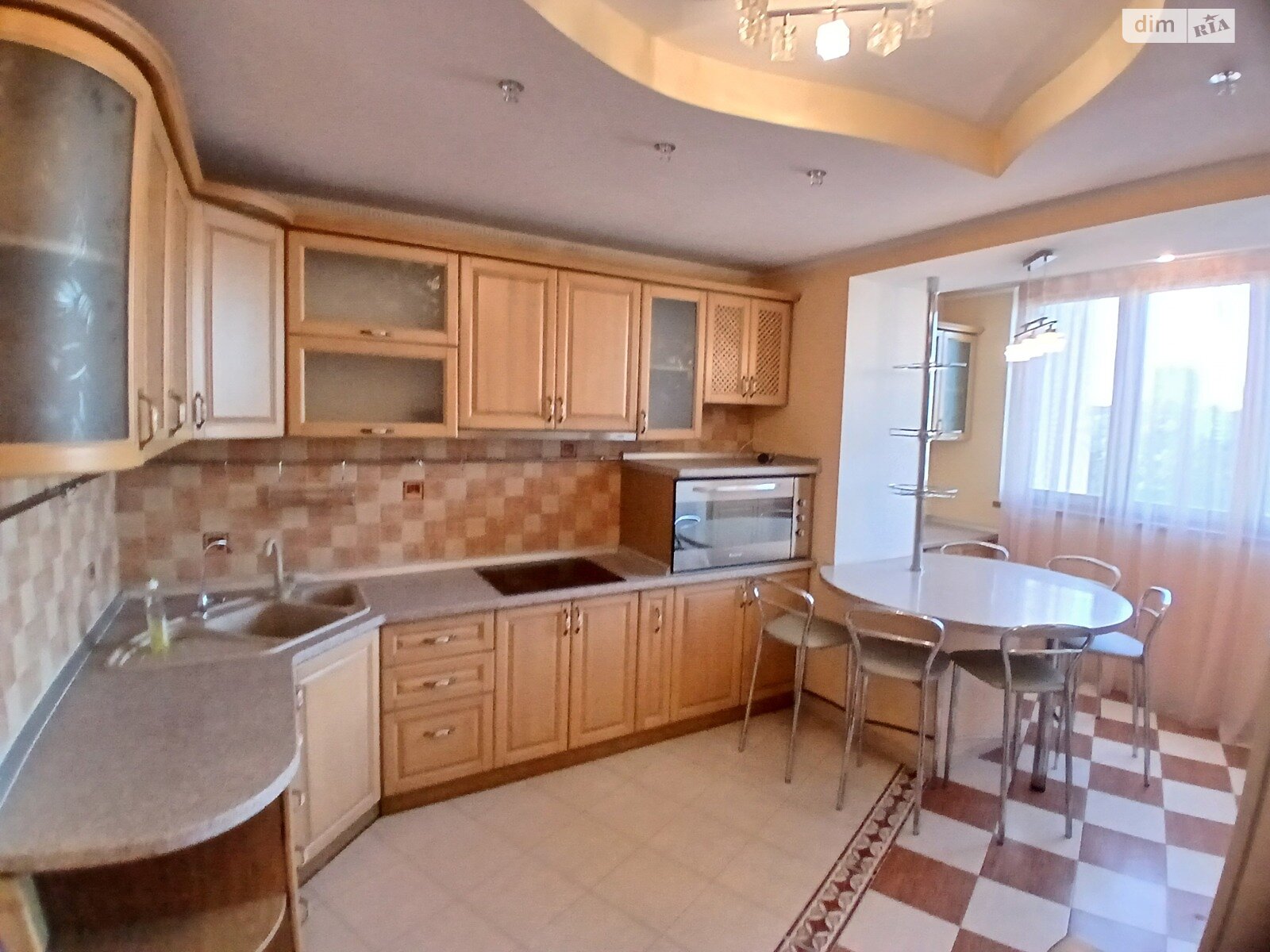 трехкомнатная квартира в Одессе, район Вузовский, на ул. Тополевая 26 в аренду на долгий срок помесячно фото 1 трехкомнатная квартира в Одессе, район Вузовский, на ул. Тополевая 26 в аренду на долгий срок помесячно фото 1