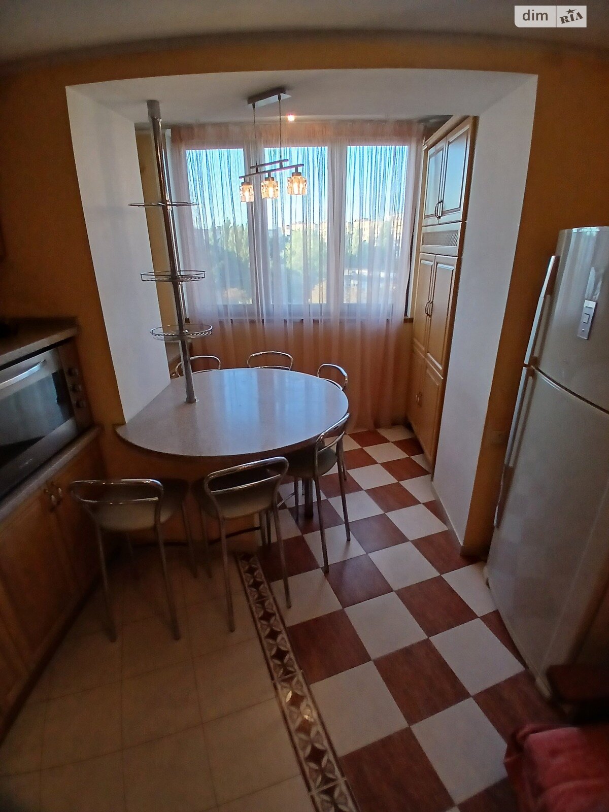 трехкомнатная квартира в Одессе, район Вузовский, на ул. Тополевая 26 в аренду на долгий срок помесячно фото 1 трехкомнатная квартира в Одессе, район Вузовский, на ул. Тополевая 26 в аренду на долгий срок помесячно фото 1