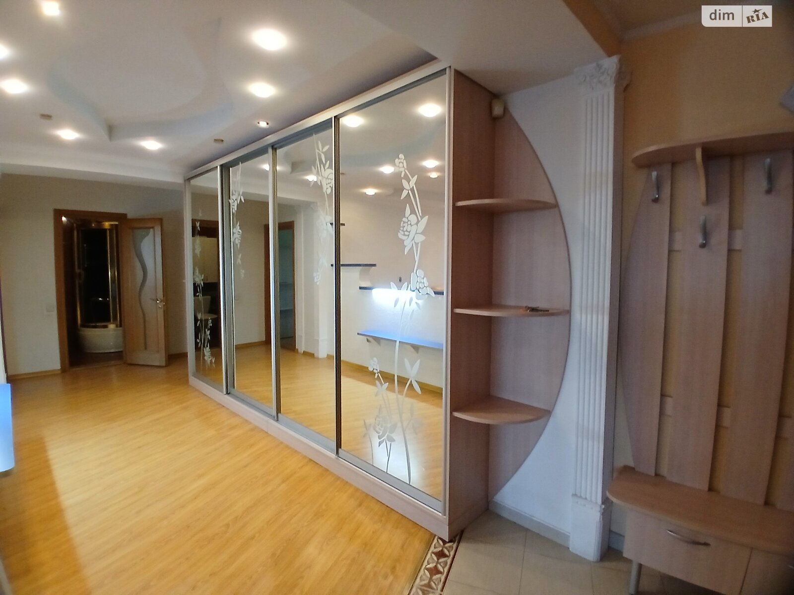 трехкомнатная квартира в Одессе, район Вузовский, на ул. Тополевая 26 в аренду на долгий срок помесячно фото 1 трехкомнатная квартира в Одессе, район Вузовский, на ул. Тополевая 26 в аренду на долгий срок помесячно фото 1