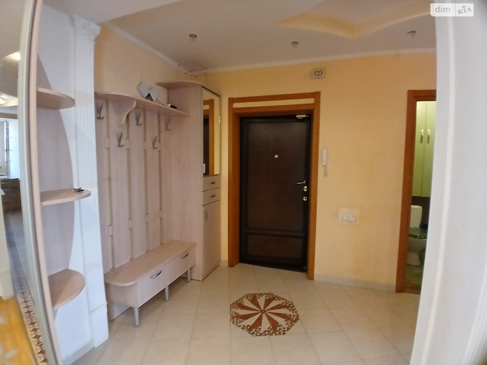 трехкомнатная квартира в Одессе, район Вузовский, на ул. Тополевая 26 в аренду на долгий срок помесячно фото 1 трехкомнатная квартира в Одессе, район Вузовский, на ул. Тополевая 26 в аренду на долгий срок помесячно фото 1