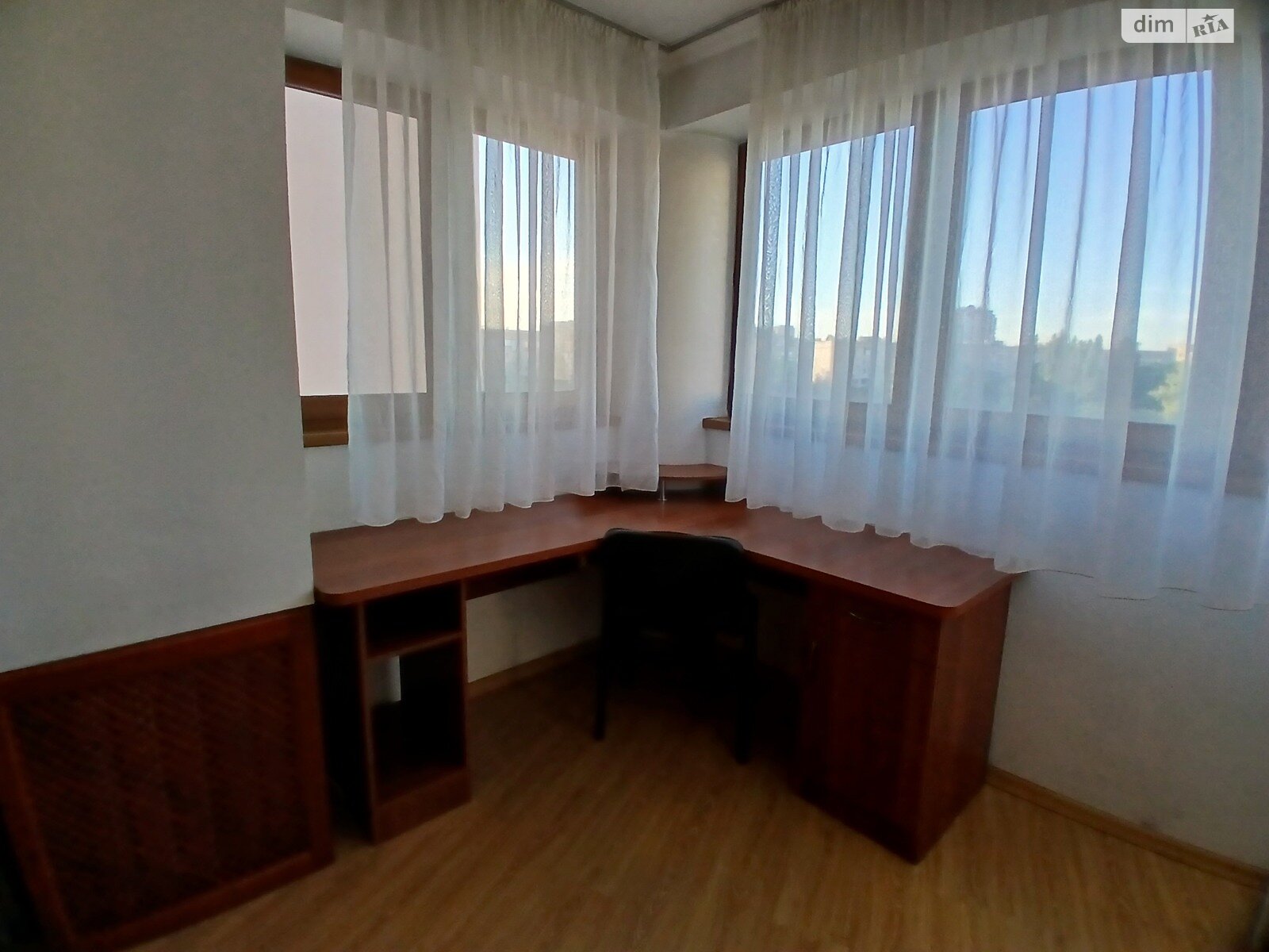 трехкомнатная квартира в Одессе, район Вузовский, на ул. Тополевая 26 в аренду на долгий срок помесячно фото 1 трехкомнатная квартира в Одессе, район Вузовский, на ул. Тополевая 26 в аренду на долгий срок помесячно фото 1