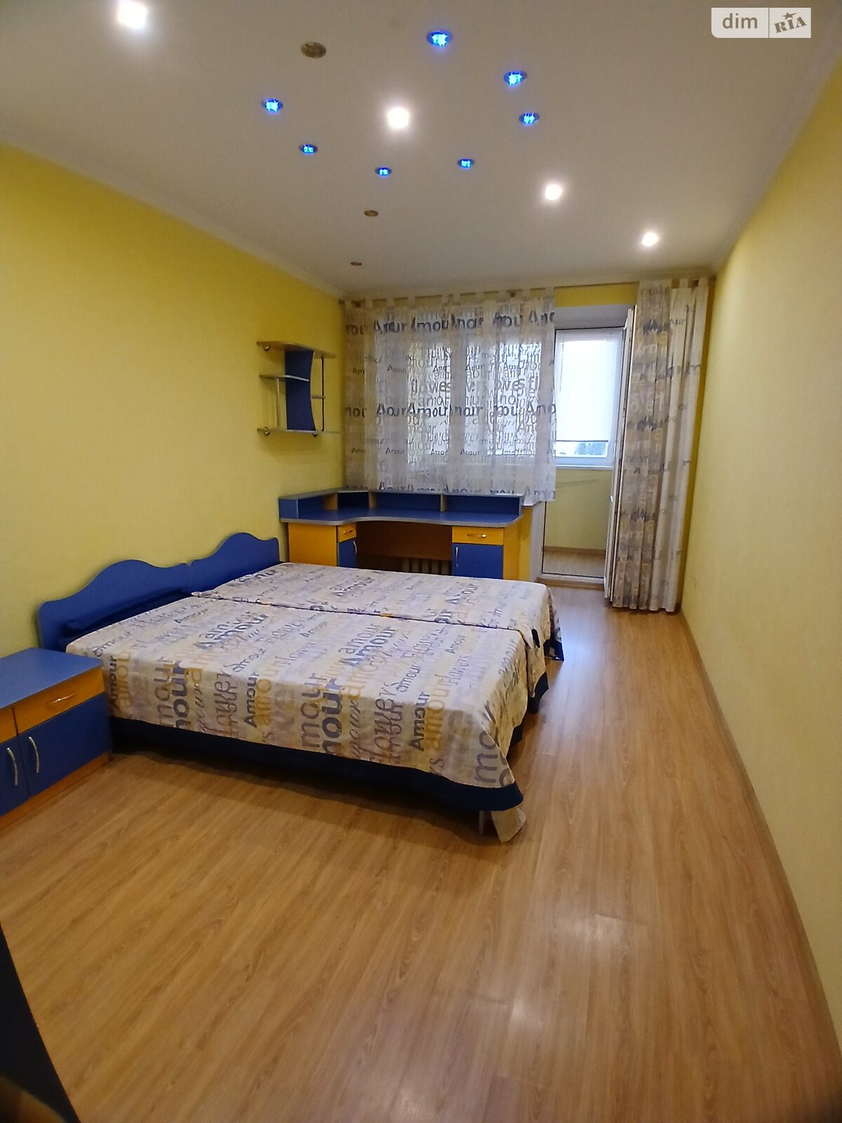 трехкомнатная квартира в Одессе, район Вузовский, на ул. Тополевая 26 в аренду на долгий срок помесячно фото 1 трехкомнатная квартира в Одессе, район Вузовский, на ул. Тополевая 26 в аренду на долгий срок помесячно фото 1