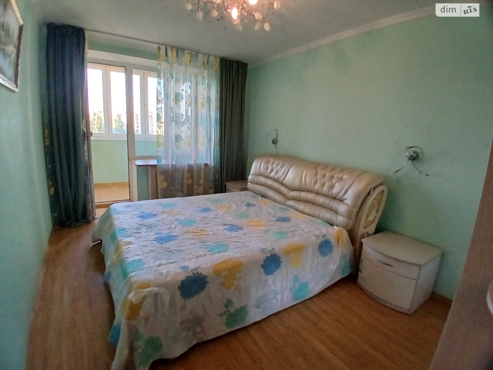 трехкомнатная квартира в Одессе, район Вузовский, на ул. Тополевая 26 в аренду на долгий срок помесячно фото 1 трехкомнатная квартира в Одессе, район Вузовский, на ул. Тополевая 26 в аренду на долгий срок помесячно фото 1