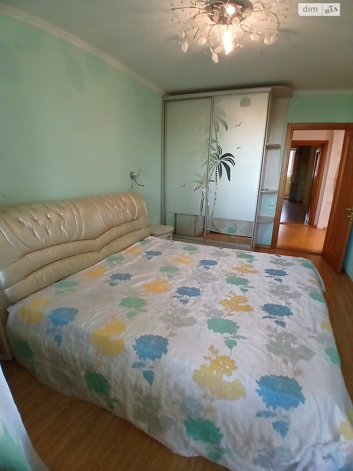 трехкомнатная квартира в Одессе, район Вузовский, на ул. Тополевая 26 в аренду на долгий срок помесячно фото 1 трехкомнатная квартира в Одессе, район Вузовский, на ул. Тополевая 26 в аренду на долгий срок помесячно фото 1