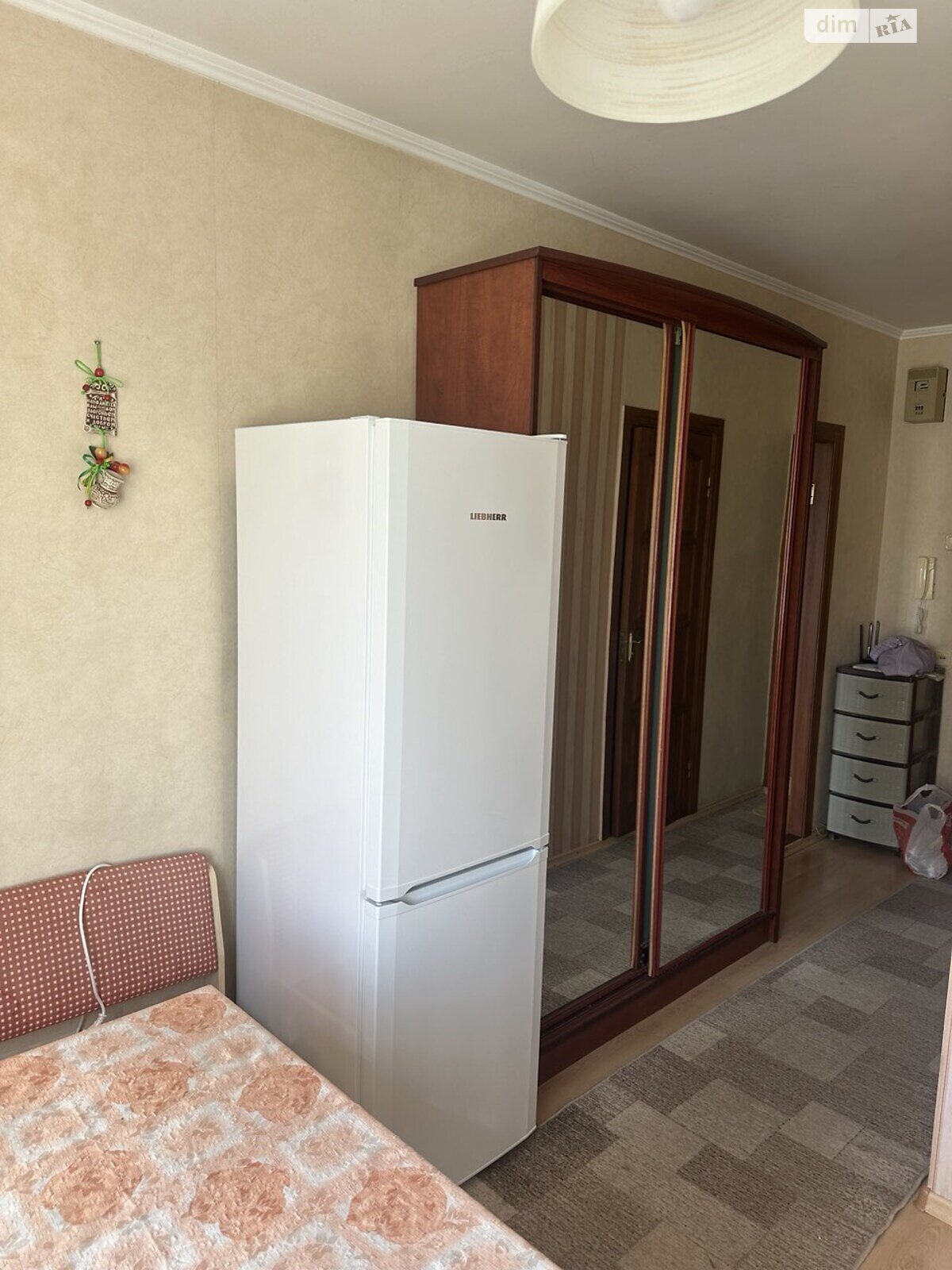 однокімнатна квартира в Одесі, район Південний, на вул. Євгена Чикаленка 57 в довготривалу оренду помісячно фото 1 однокімнатна квартира в Одесі, район Південний, на вул. Євгена Чикаленка 57 в довготривалу оренду помісячно фото 1