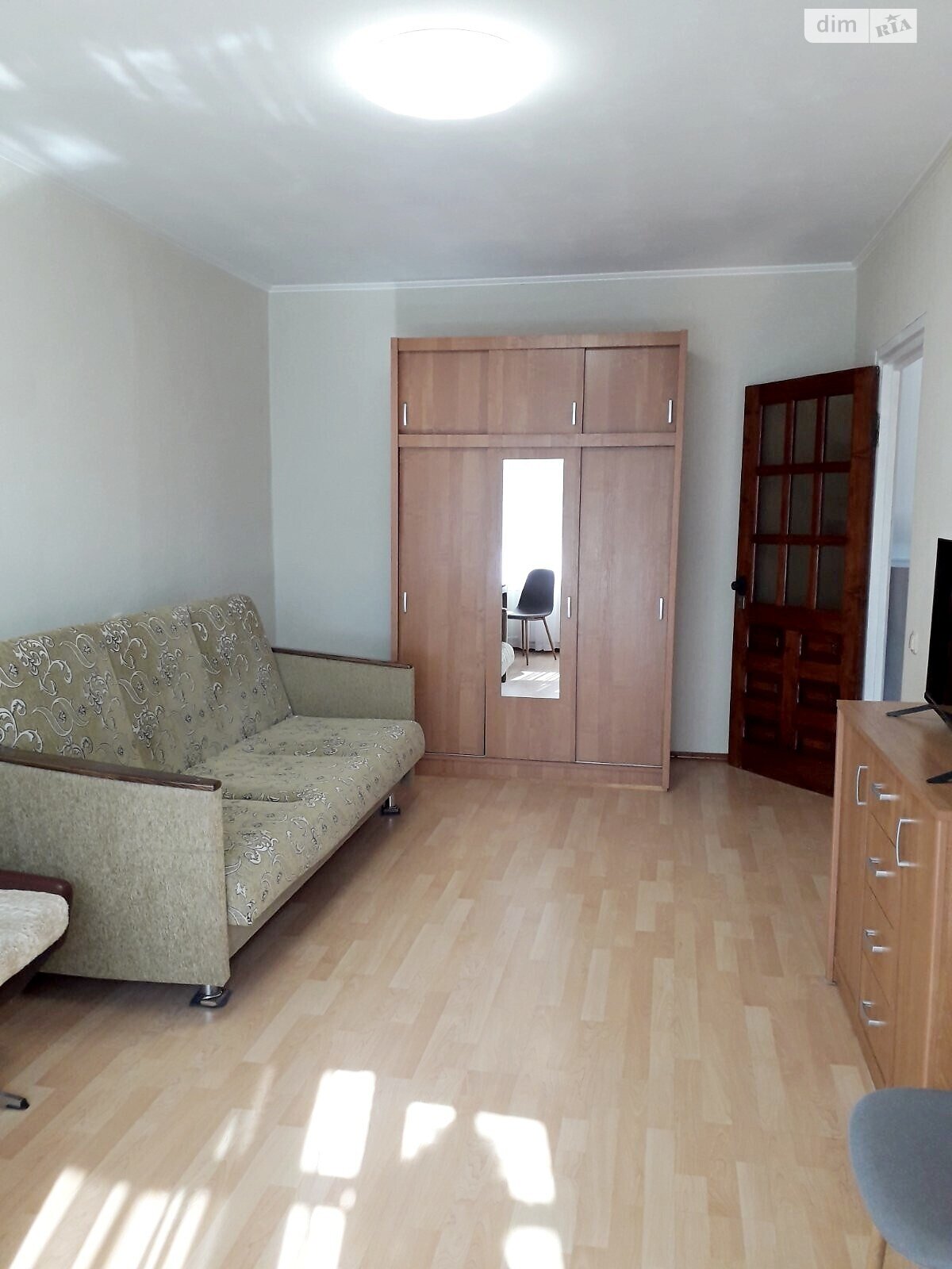 однокімнатна квартира в Одесі, район Південний, на вул. Сім’ї Глодан в довготривалу оренду помісячно фото 1