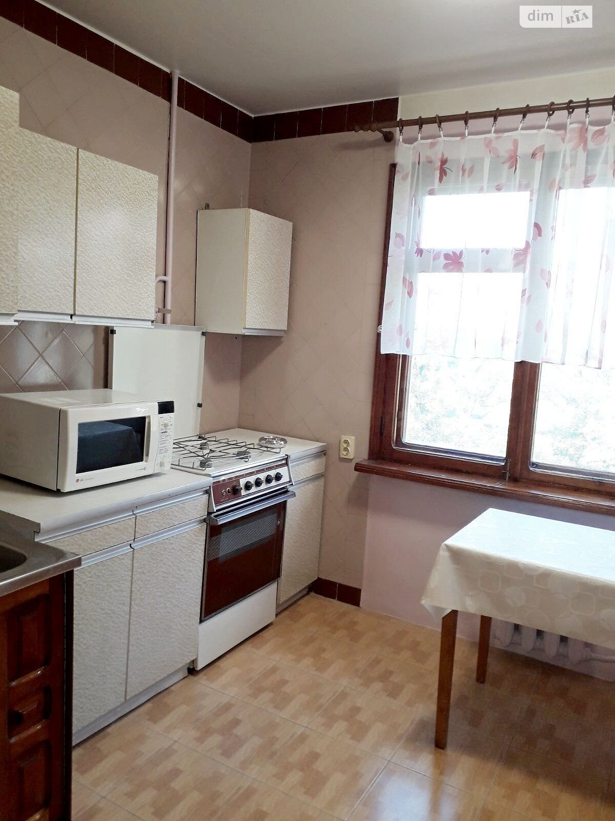 однокімнатна квартира в Одесі, район Південний, на вул. Сім’ї Глодан в довготривалу оренду помісячно фото 1