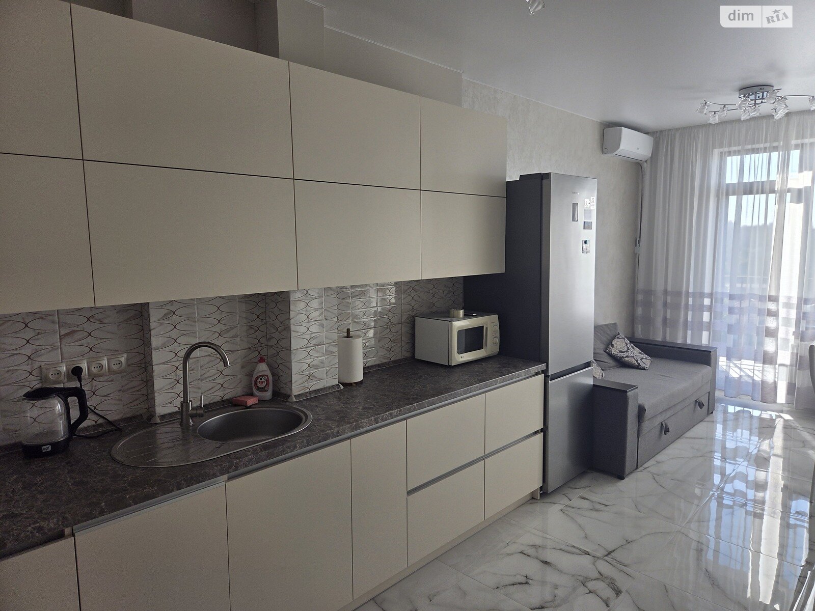 однокімнатна квартира в Одесі, район Золотий Берег, на вул. Дача Ковалевського 5 в довготривалу оренду помісячно фото 1 однокімнатна квартира в Одесі, район Золотий Берег, на вул. Дача Ковалевського 5 в довготривалу оренду помісячно фото 1