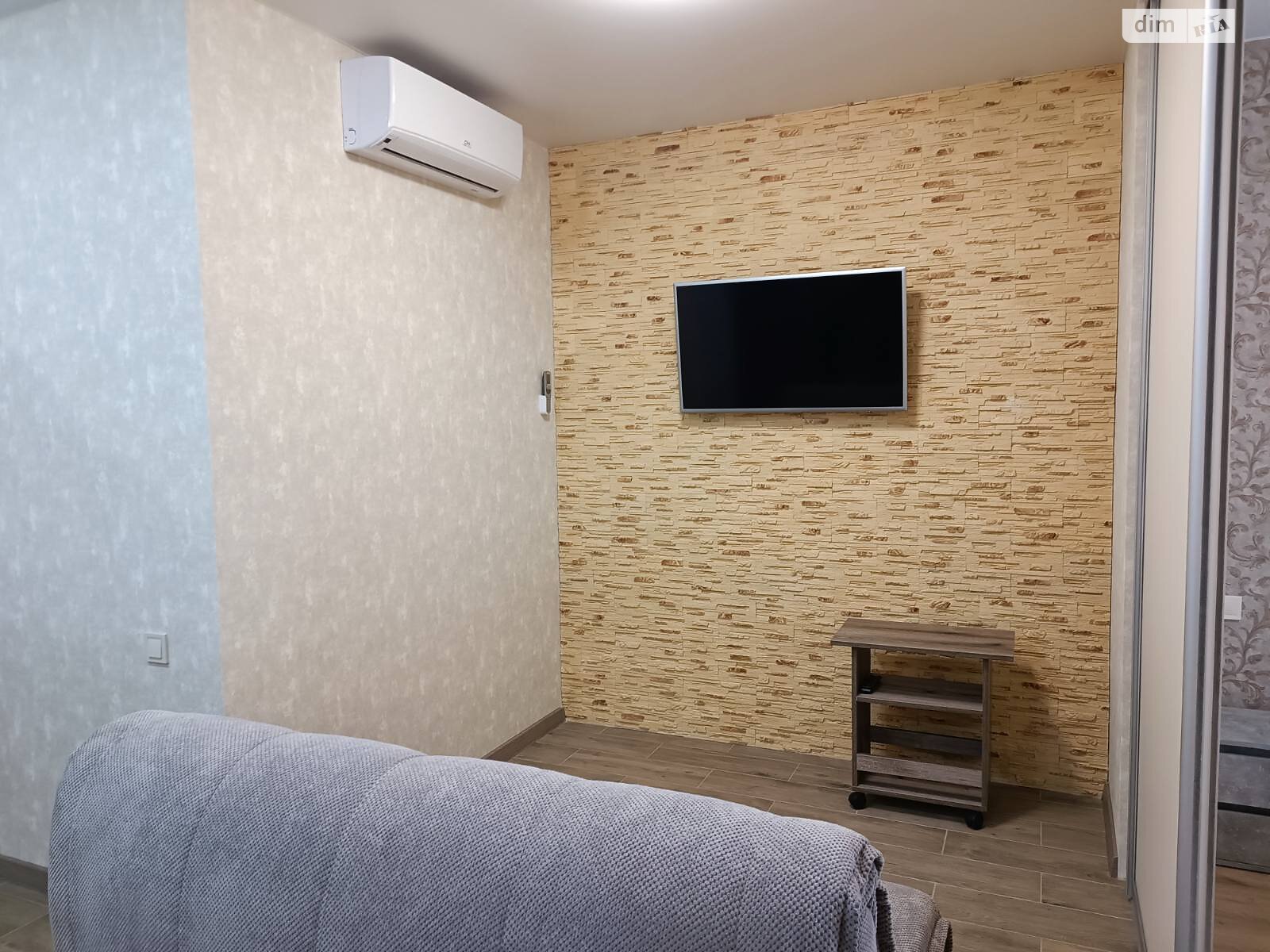 однокімнатна квартира в Петропавлівській Борщагівці, на вул. Кришталева 1А в довготривалу оренду помісячно фото 1 однокімнатна квартира в Петропавлівській Борщагівці, на вул. Кришталева 1А в довготривалу оренду помісячно фото 1
