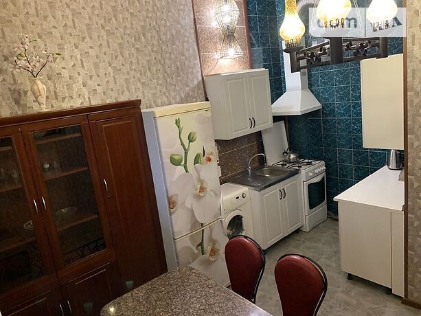 трикімнатна квартира з меблями в Полтаві, район Автовокзал, на вул. Миру 4 в довготривалу оренду помісячно фото 1 трикімнатна квартира з меблями в Полтаві, район Автовокзал, на вул. Миру 4 в довготривалу оренду помісячно фото 1
