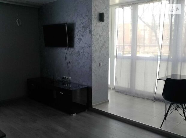 двокімнатна квартира з меблями в Полтаві, район Подол, на вул. Леніна 87 в довготривалу оренду помісячно фото 1 двокімнатна квартира з меблями в Полтаві, район Подол, на вул. Леніна 87 в довготривалу оренду помісячно фото 1