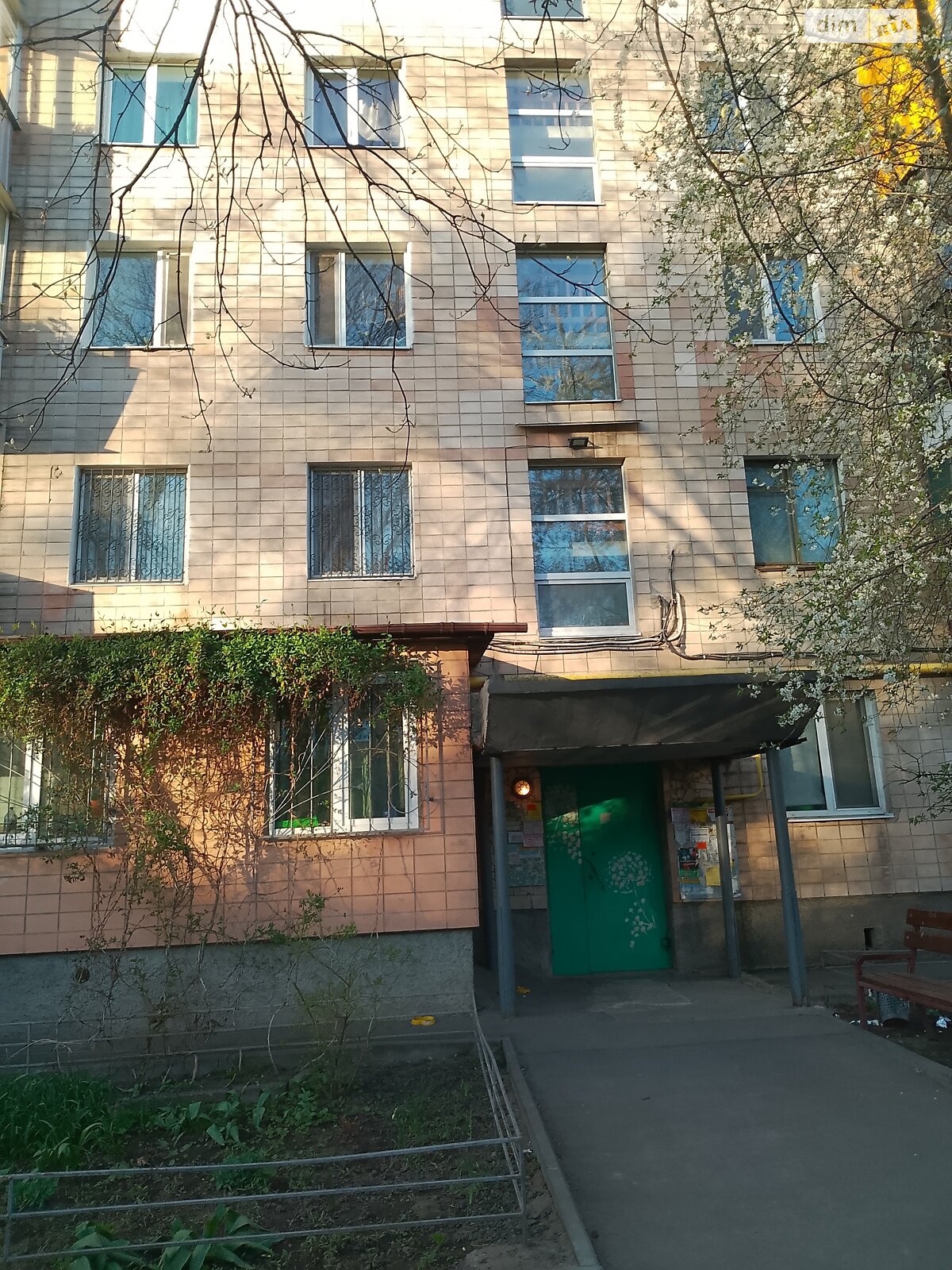 трехкомнатная квартира в Полтаве, район пл. Зыгина, на ул. Юлиана Матвийчука 116 в аренду на долгий срок помесячно фото 1 трехкомнатная квартира в Полтаве, район пл. Зыгина, на ул. Юлиана Матвийчука 116 в аренду на долгий срок помесячно фото 1