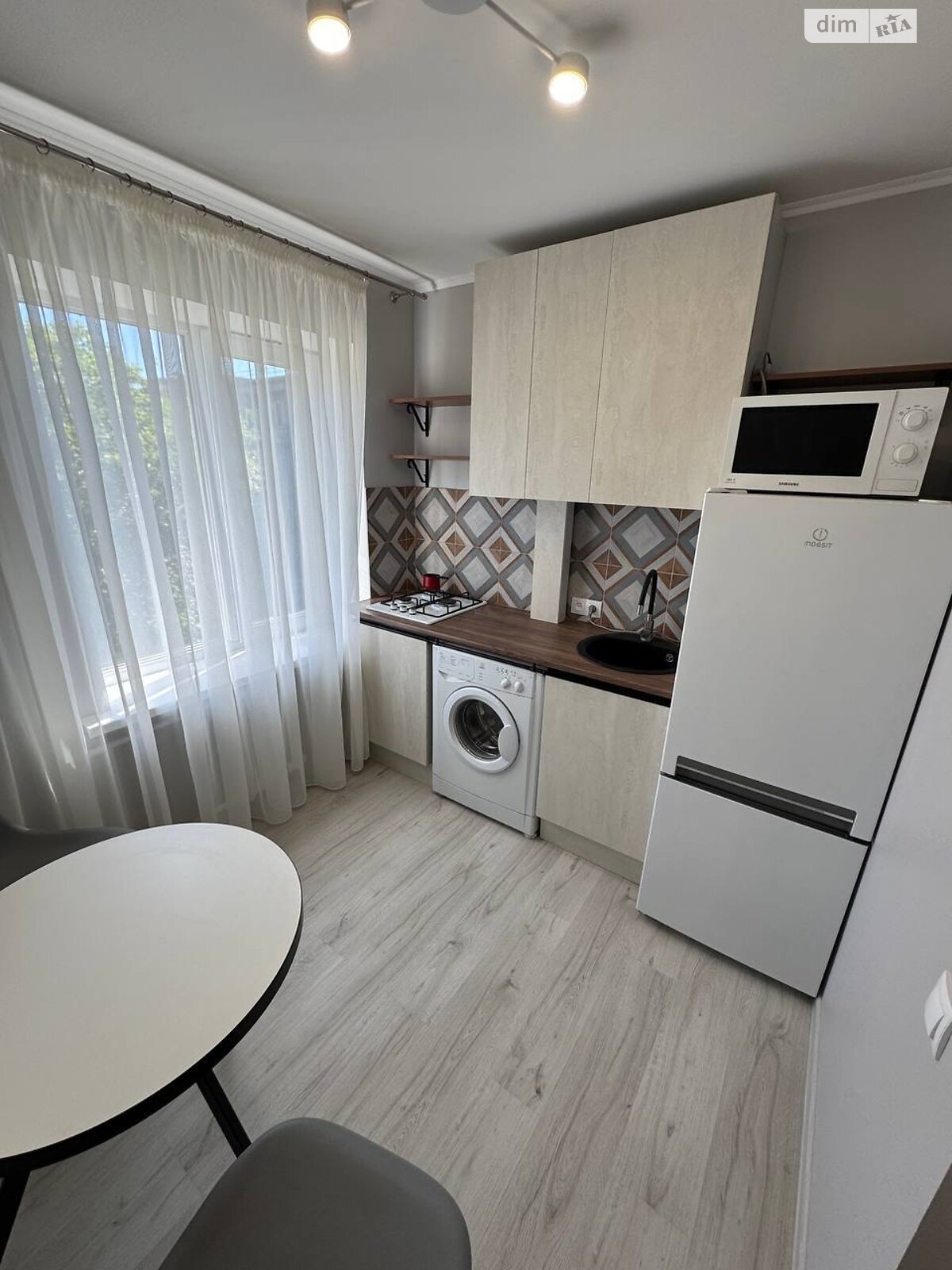 однокімнатна квартира в Полтаві, район Половки, на пров. Латишева, кв. 98 в довготривалу оренду помісячно фото 1 однокімнатна квартира в Полтаві, район Половки, на пров. Латишева, кв. 98 в довготривалу оренду помісячно фото 1