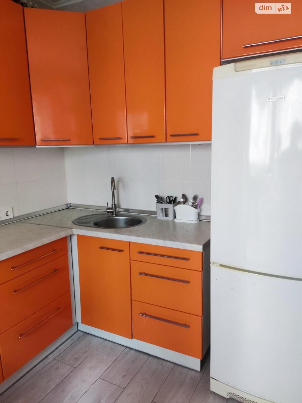 однокомнатная квартира в Полтаве, район Шевченковский (Октябрьский), на ул. Андриевского Виктора в аренду на долгий срок помесячно фото 1