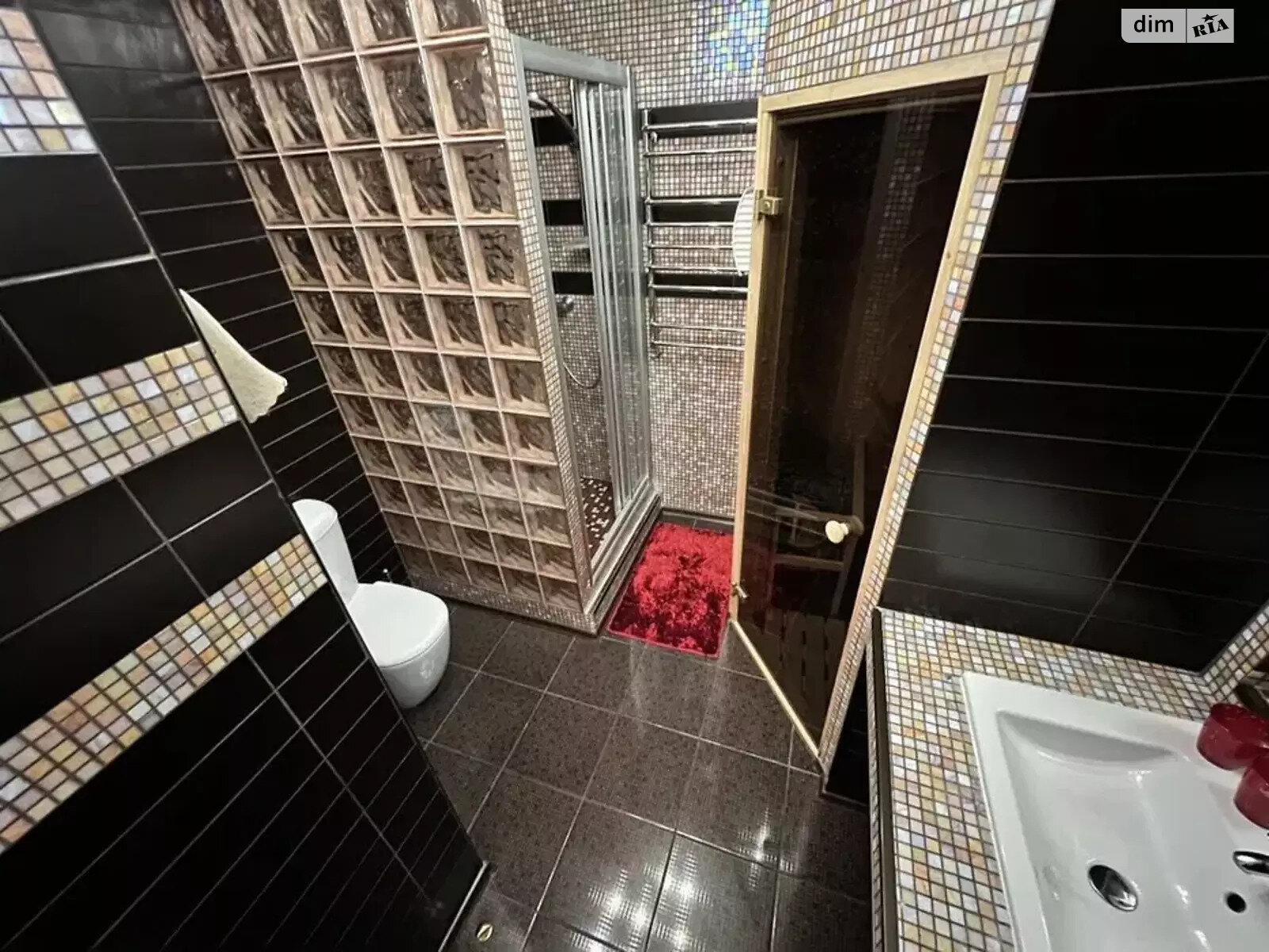 трикімнатна квартира в Полтаві, район Шевченківський (Жовтневий), на вул. Соборності 50 в довготривалу оренду помісячно фото 1 трикімнатна квартира в Полтаві, район Шевченківський (Жовтневий), на вул. Соборності 50 в довготривалу оренду помісячно фото 1