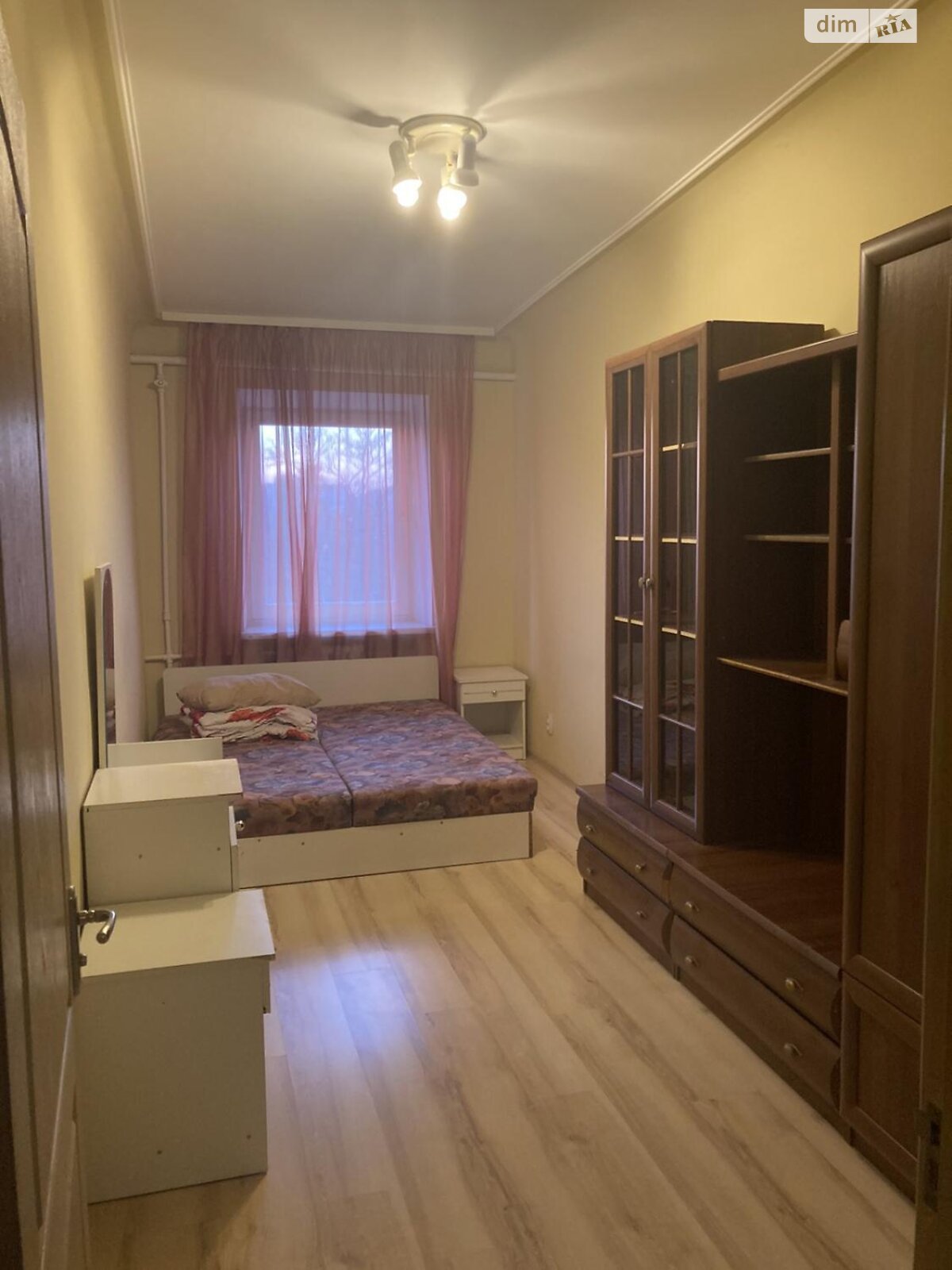 трикімнатна квартира в Полтаві, район Центр, на вул. Балакіна в довготривалу оренду помісячно фото 1 трикімнатна квартира в Полтаві, район Центр, на вул. Балакіна в довготривалу оренду помісячно фото 1