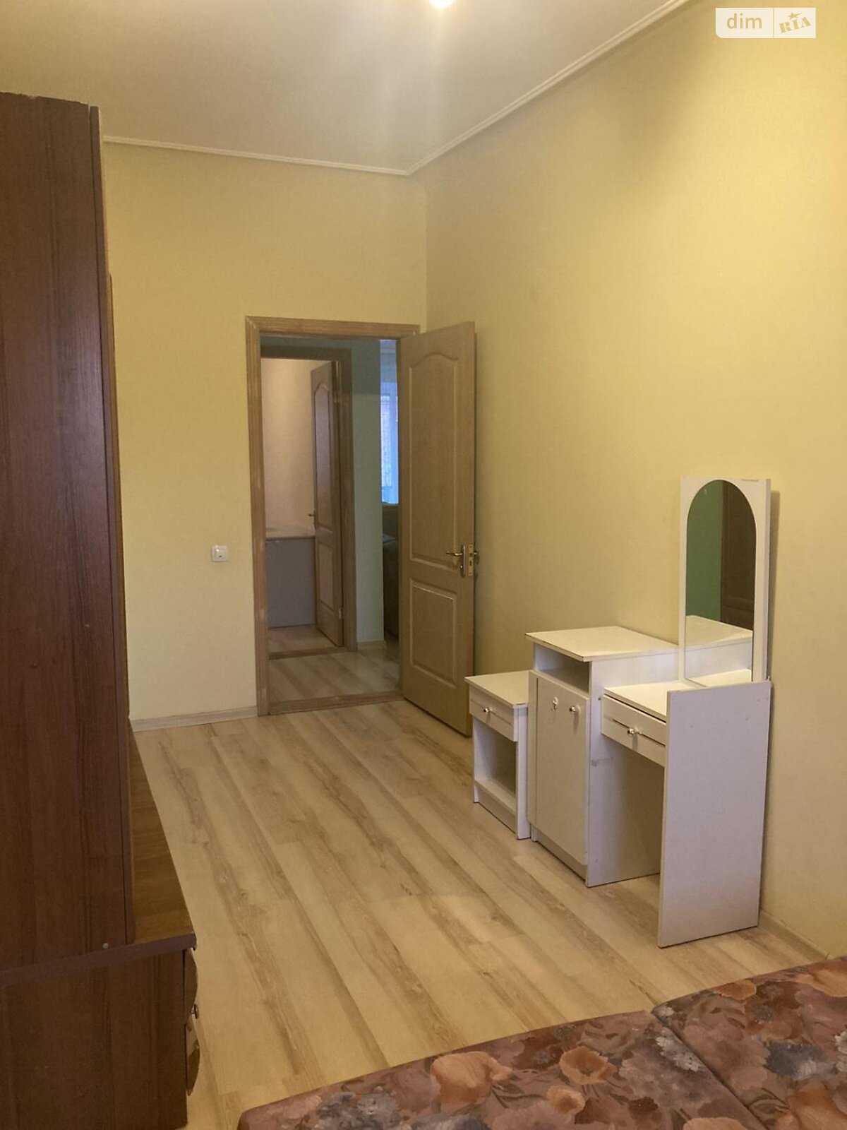 трикімнатна квартира в Полтаві, район Центр, на вул. Балакіна в довготривалу оренду помісячно фото 1 трикімнатна квартира в Полтаві, район Центр, на вул. Балакіна в довготривалу оренду помісячно фото 1