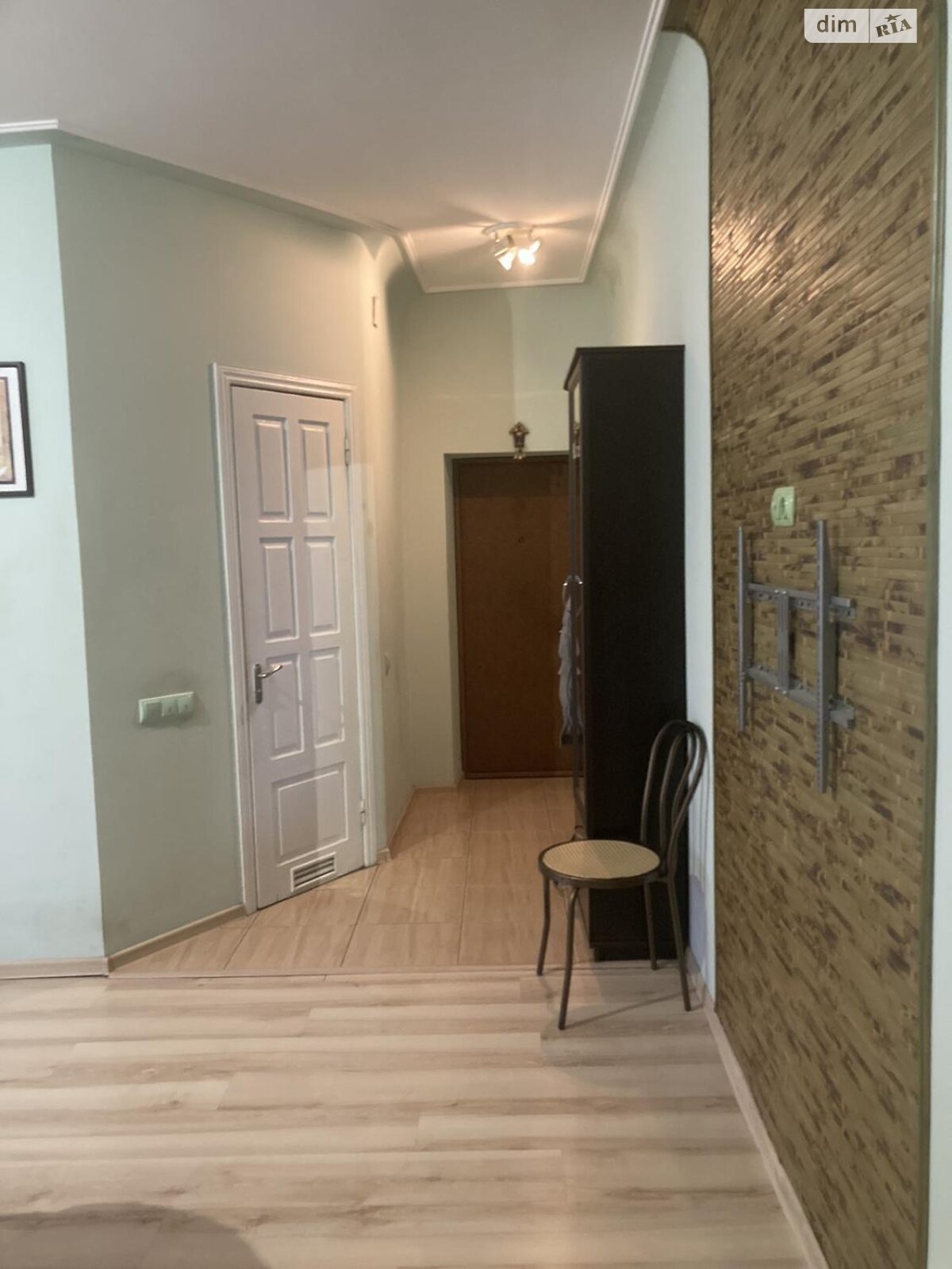 трикімнатна квартира в Полтаві, район Центр, на вул. Балакіна в довготривалу оренду помісячно фото 1 трикімнатна квартира в Полтаві, район Центр, на вул. Балакіна в довготривалу оренду помісячно фото 1