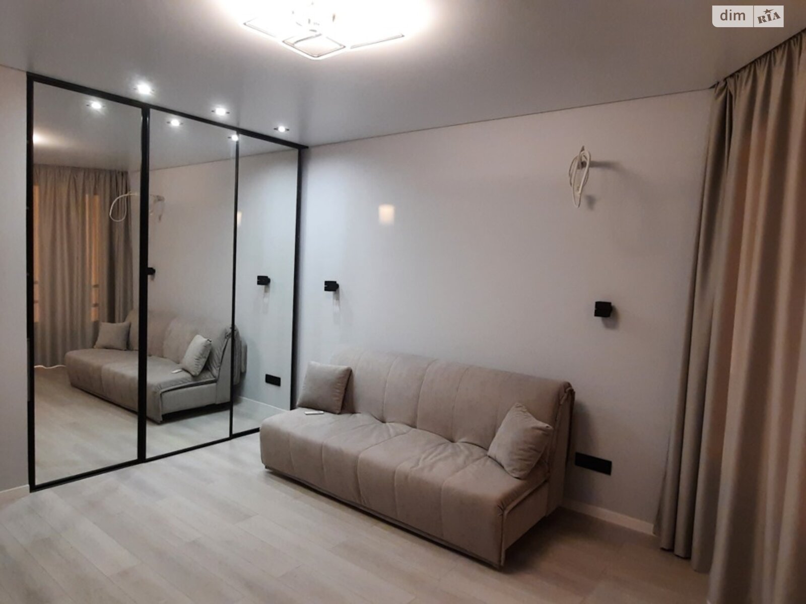 однокімнатна квартира в Полтаві, район Центр, на вул. Григорія Левченка 2 в довготривалу оренду помісячно фото 1 однокімнатна квартира в Полтаві, район Центр, на вул. Григорія Левченка 2 в довготривалу оренду помісячно фото 1