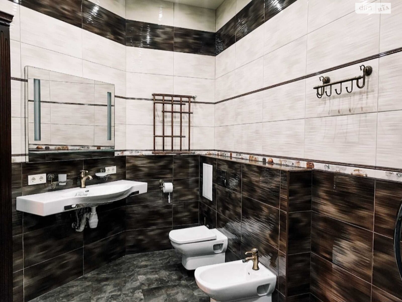 двокімнатна квартира в Полтаві, район Центр, на вул. Конституції 13 в довготривалу оренду помісячно фото 1