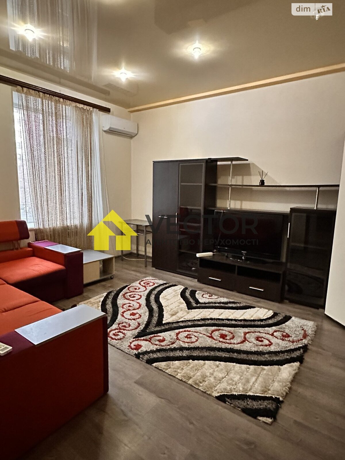 двухкомнатная квартира в Полтаве, район Центр, на ул. Соборности в аренду на долгий срок помесячно фото 1