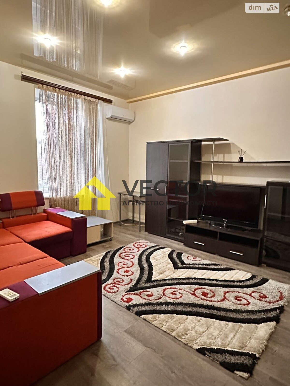 двухкомнатная квартира в Полтаве, район Центр, на ул. Соборности в аренду на долгий срок помесячно фото 1