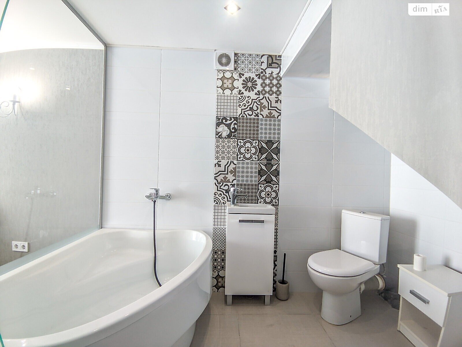 двухкомнатная квартира в Полтаве, район Центр, на ул. Украинской Повстанской Армии 36А в аренду на долгий срок помесячно фото 1 двухкомнатная квартира в Полтаве, район Центр, на ул. Украинской Повстанской Армии 36А в аренду на долгий срок помесячно фото 1