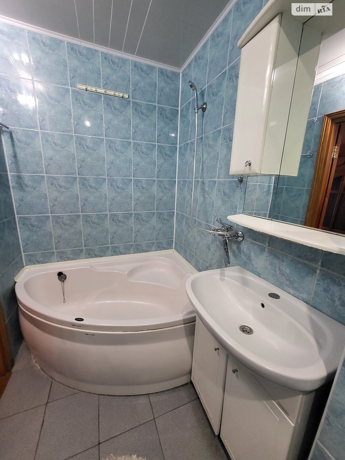 п`ятикімнатна квартира в Рівному, район 12-школа, на вул. Буковинська 18, кв. 1 в довготривалу оренду помісячно фото 1 п`ятикімнатна квартира в Рівному, район 12-школа, на вул. Буковинська 18, кв. 1 в довготривалу оренду помісячно фото 1