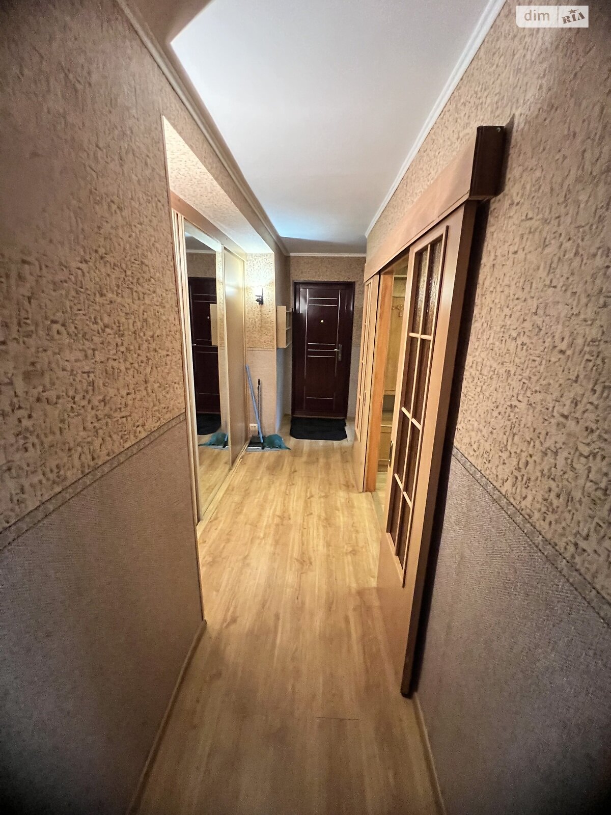 трехкомнатная квартира в Ровно, район 12-школа, на ул. Крушельницкой Соломии 75 в аренду на долгий срок помесячно фото 1 трехкомнатная квартира в Ровно, район 12-школа, на ул. Крушельницкой Соломии 75 в аренду на долгий срок помесячно фото 1