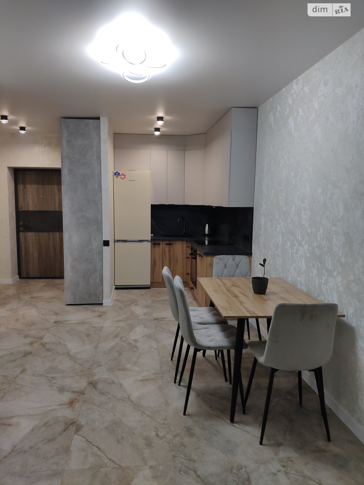 однокомнатная квартира с ремонтом в Ровно, район Авторынок, на ул. Королева 9В в аренду на долгий срок помесячно фото 1