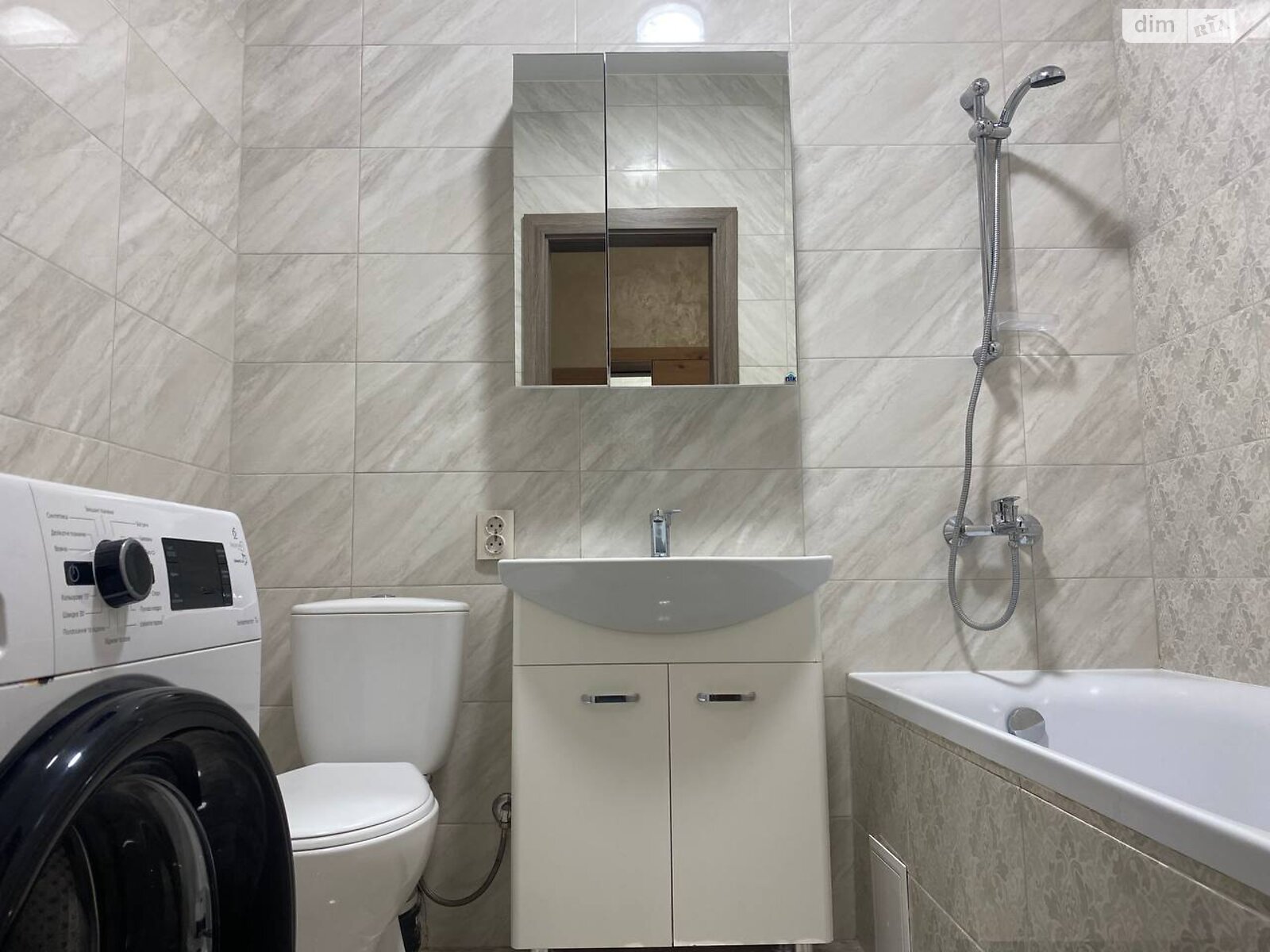 однокомнатная квартира в Ровно, район Авторынок, на ул. Королева 5А в аренду на долгий срок помесячно фото 1 однокомнатная квартира в Ровно, район Авторынок, на ул. Королева 5А в аренду на долгий срок помесячно фото 1