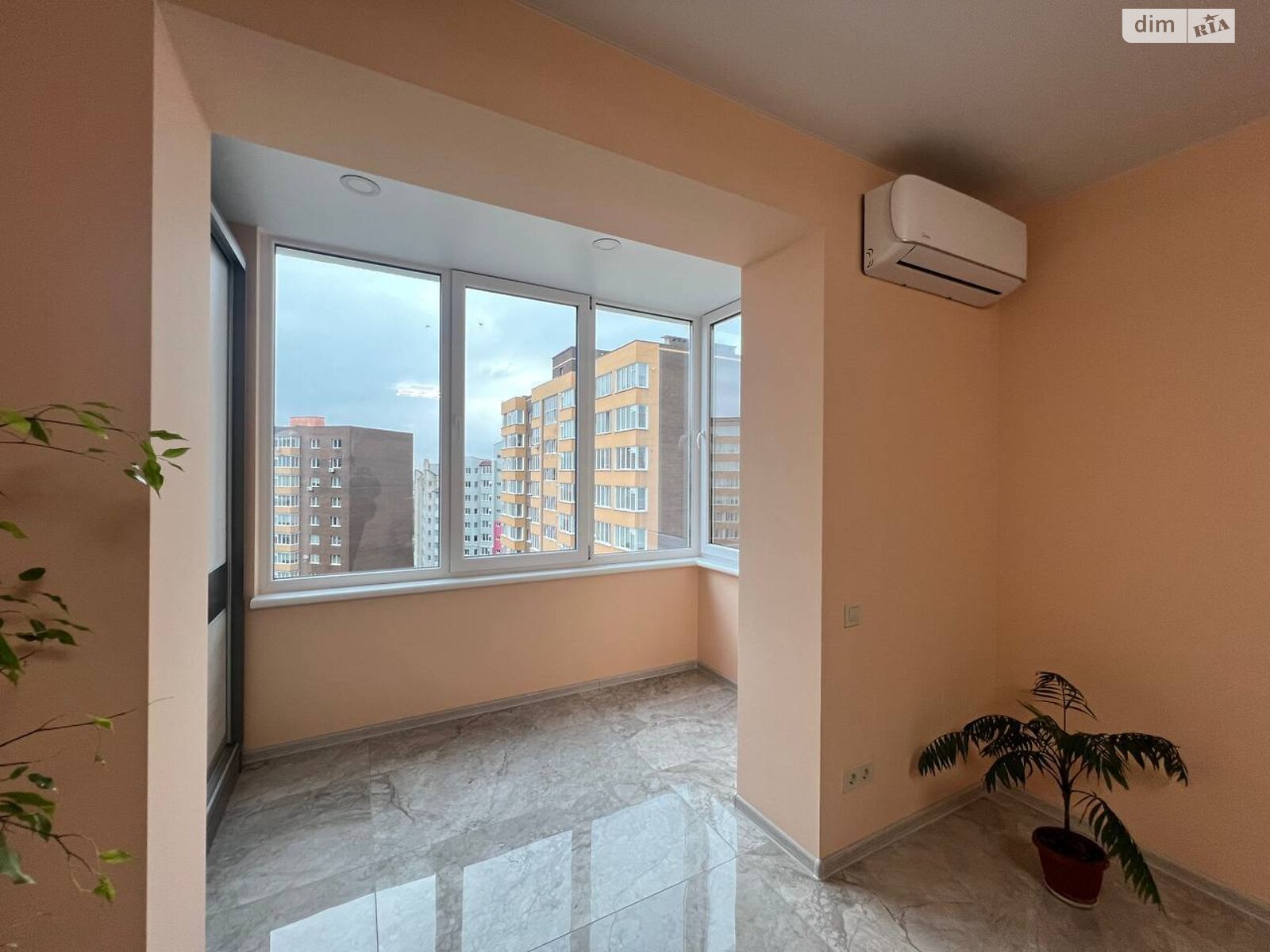 однокомнатная квартира в Ровно, район Авторынок, на ул. Соборная 285И в аренду на долгий срок помесячно фото 1