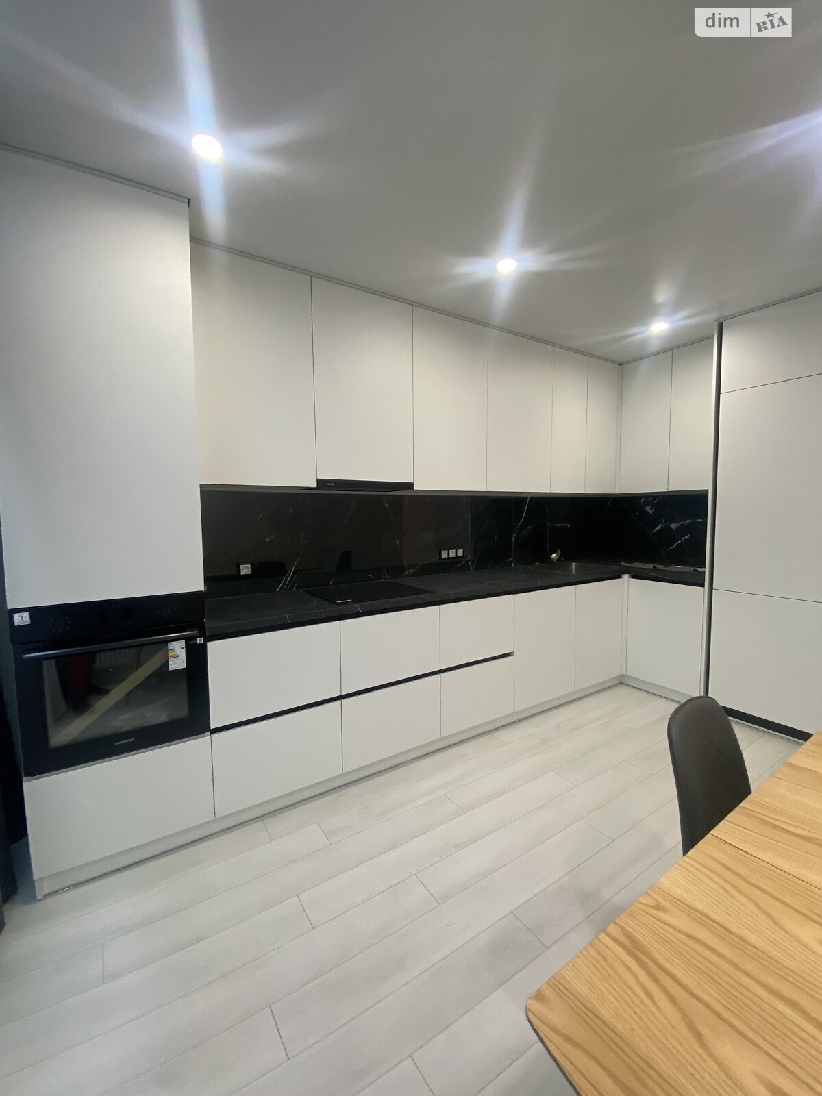 однокомнатная квартира в Ровно, район Авторынок, на ул. Соборная 285Ж в аренду на долгий срок помесячно фото 1