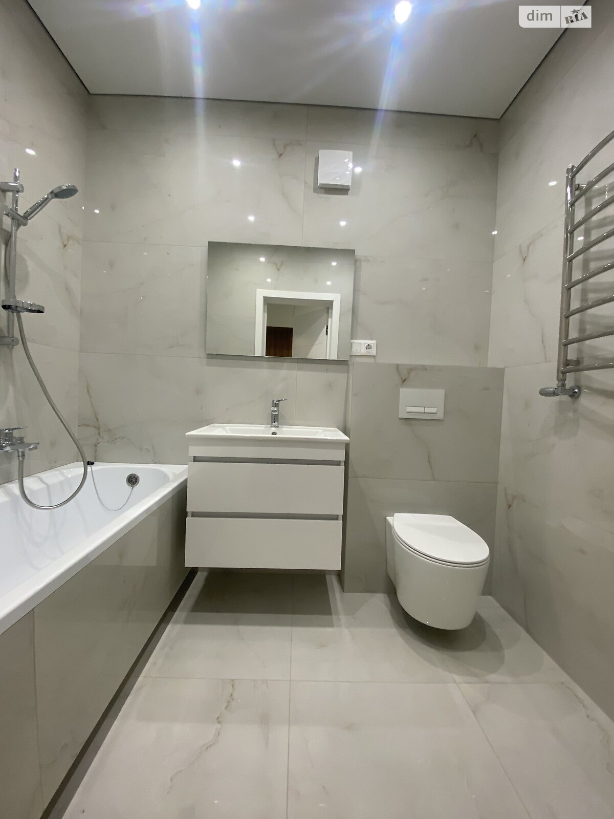 однокомнатная квартира в Ровно, район Авторынок, на ул. Соборная 285Ж в аренду на долгий срок помесячно фото 1