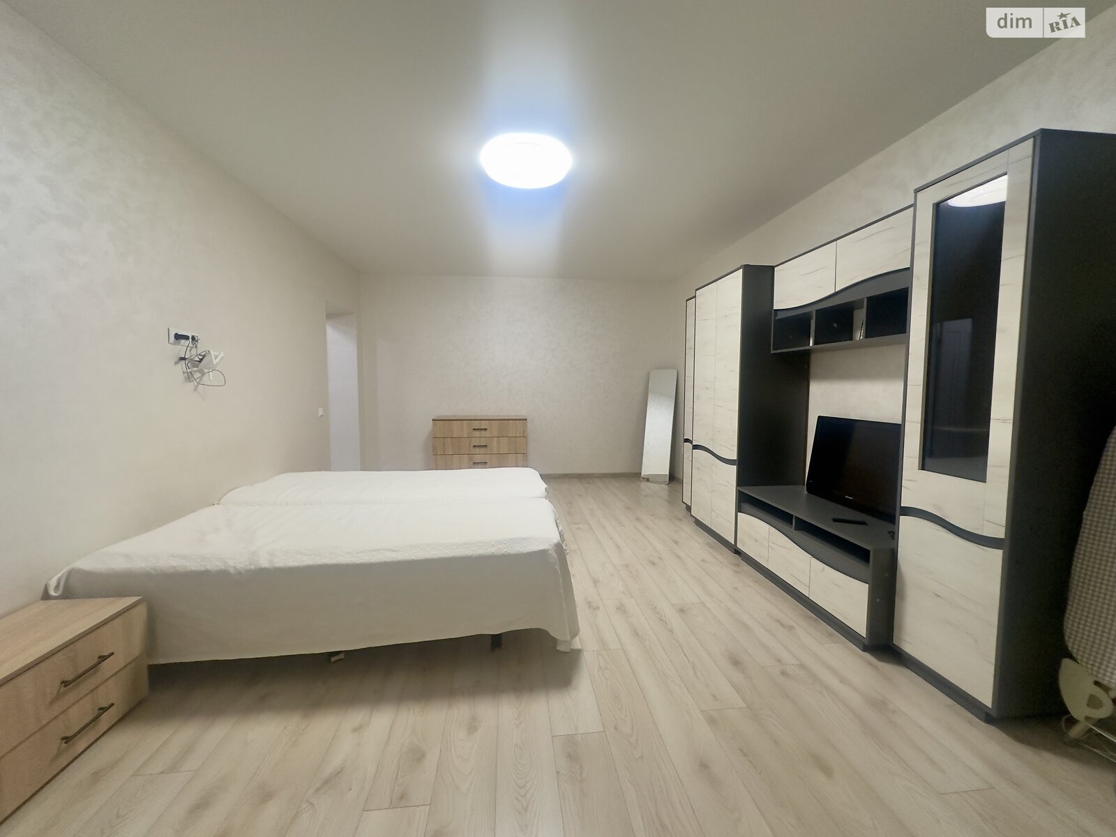 однокомнатная квартира в Ровно, район Авторынок, на ул. Соборная 283 в аренду на долгий срок помесячно фото 1