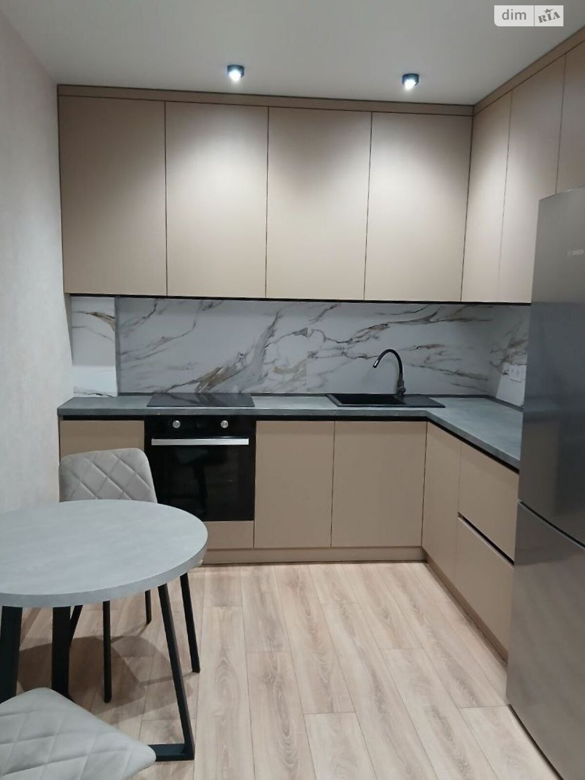 однокомнатная квартира в Ровно, район Авторынок, на ул. Соборная 285К в аренду на долгий срок помесячно фото 1