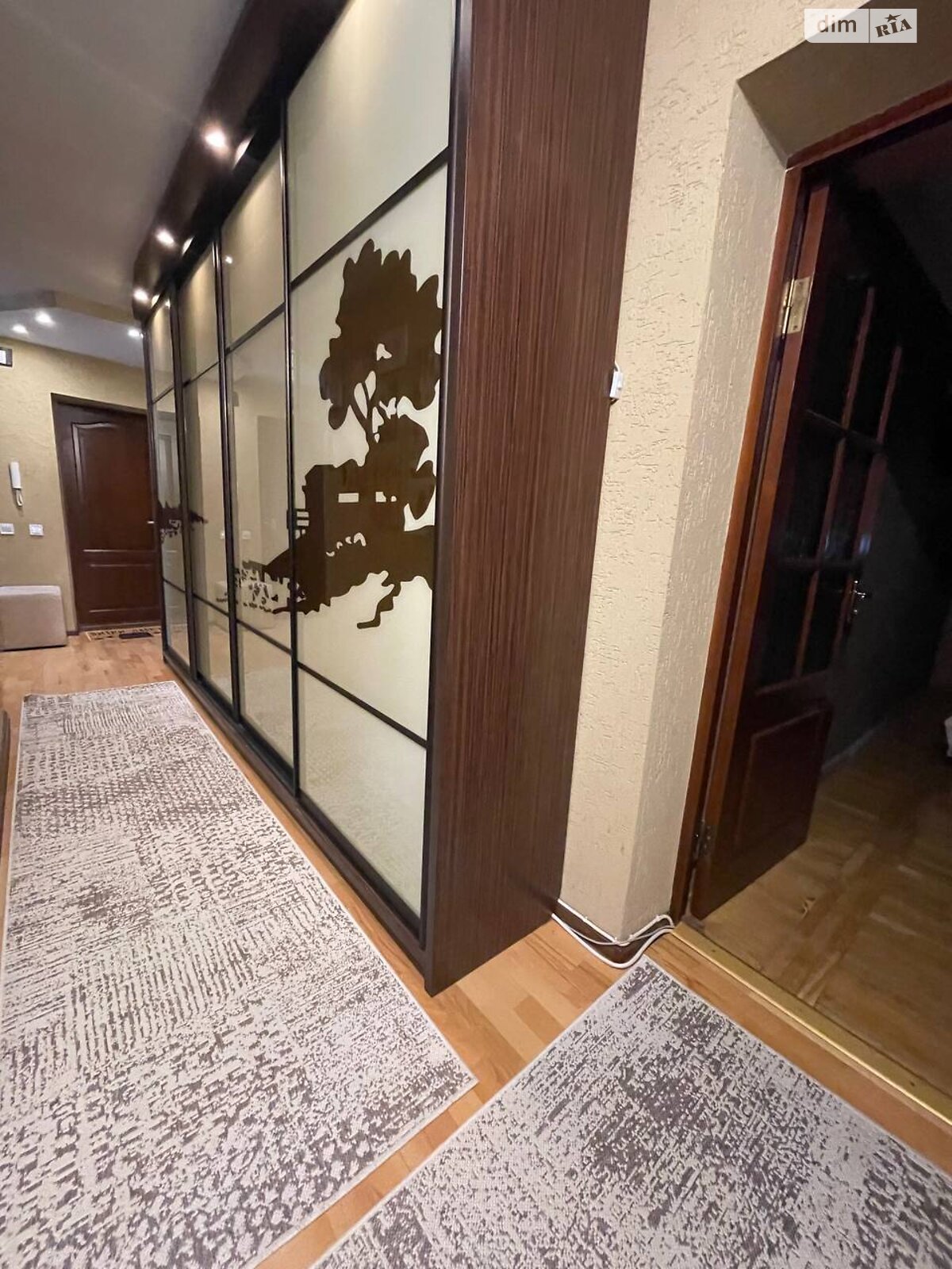 трехкомнатная квартира в Ровно, район Автовокзал, на ул. Галицкого Данилы в аренду на долгий срок помесячно фото 1