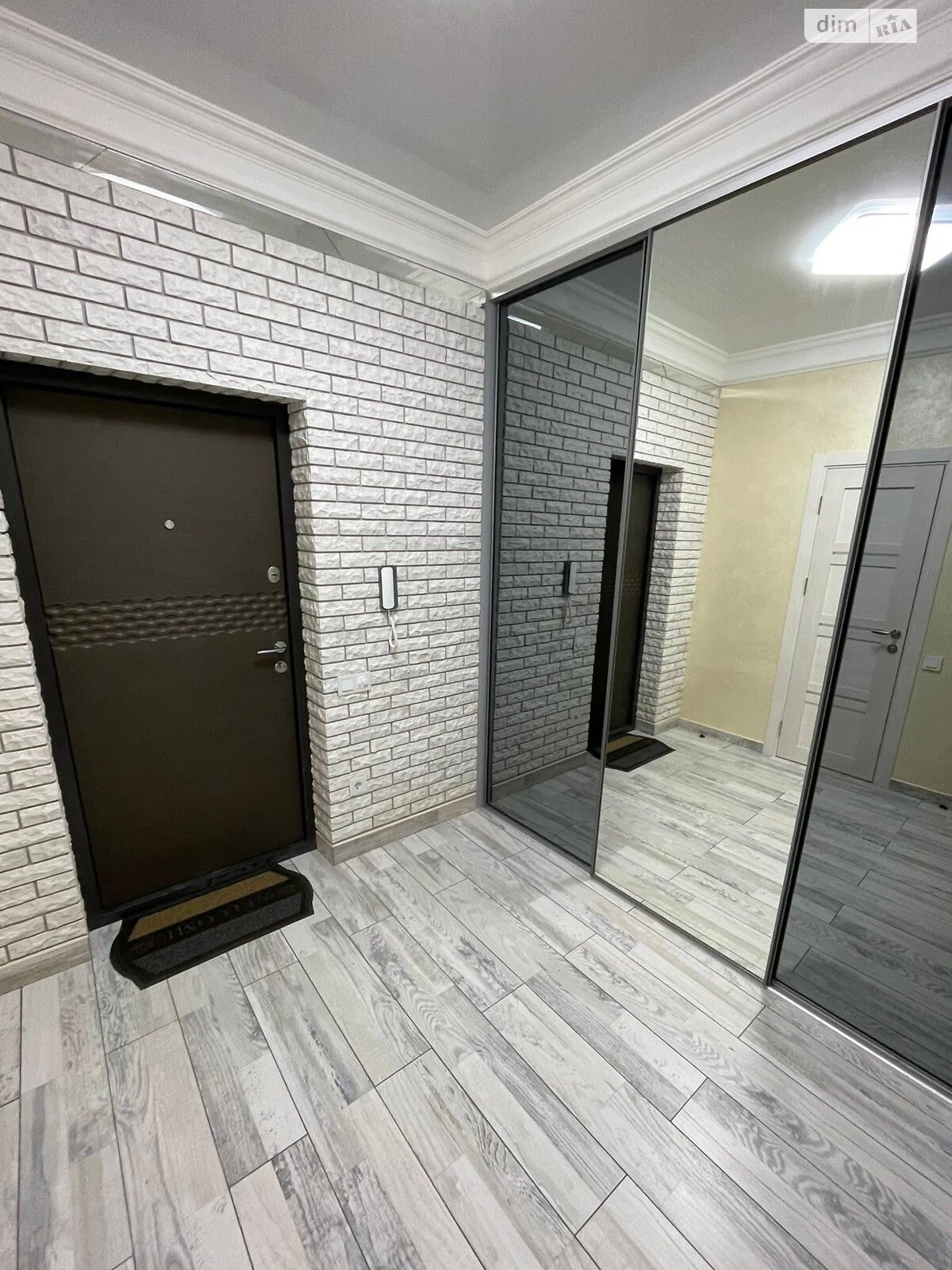 однокомнатная квартира в Ровно, район Автовокзал, на ул. Защитников Мариуполя в аренду на долгий срок помесячно фото 1 однокомнатная квартира в Ровно, район Автовокзал, на ул. Защитников Мариуполя в аренду на долгий срок помесячно фото 1