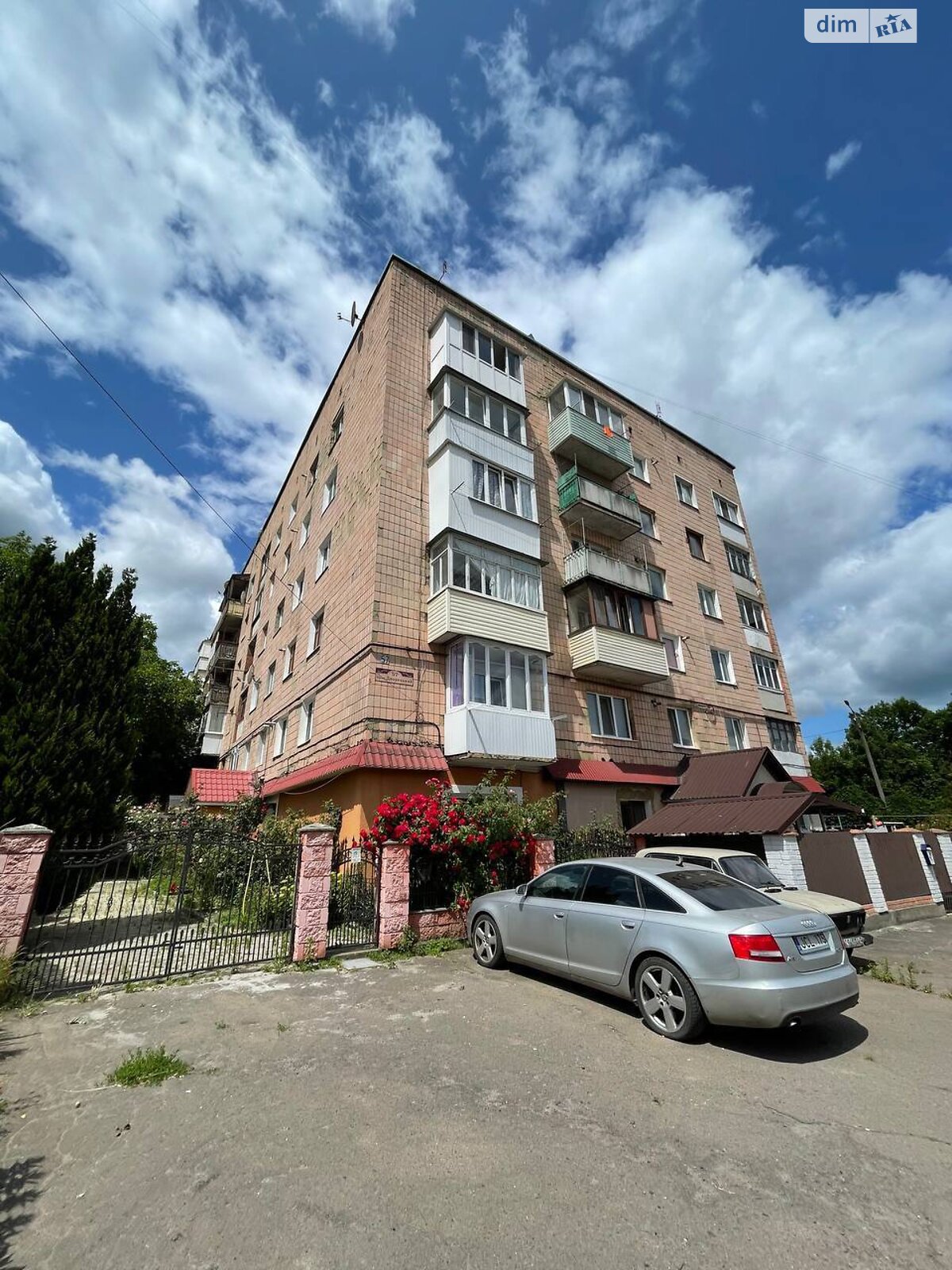 двухкомнатная квартира с ремонтом в Ровно, район Басов Угол, на пер. Дворецкий 57 в аренду на долгий срок помесячно фото 1 двухкомнатная квартира с ремонтом в Ровно, район Басов Угол, на пер. Дворецкий 57 в аренду на долгий срок помесячно фото 1