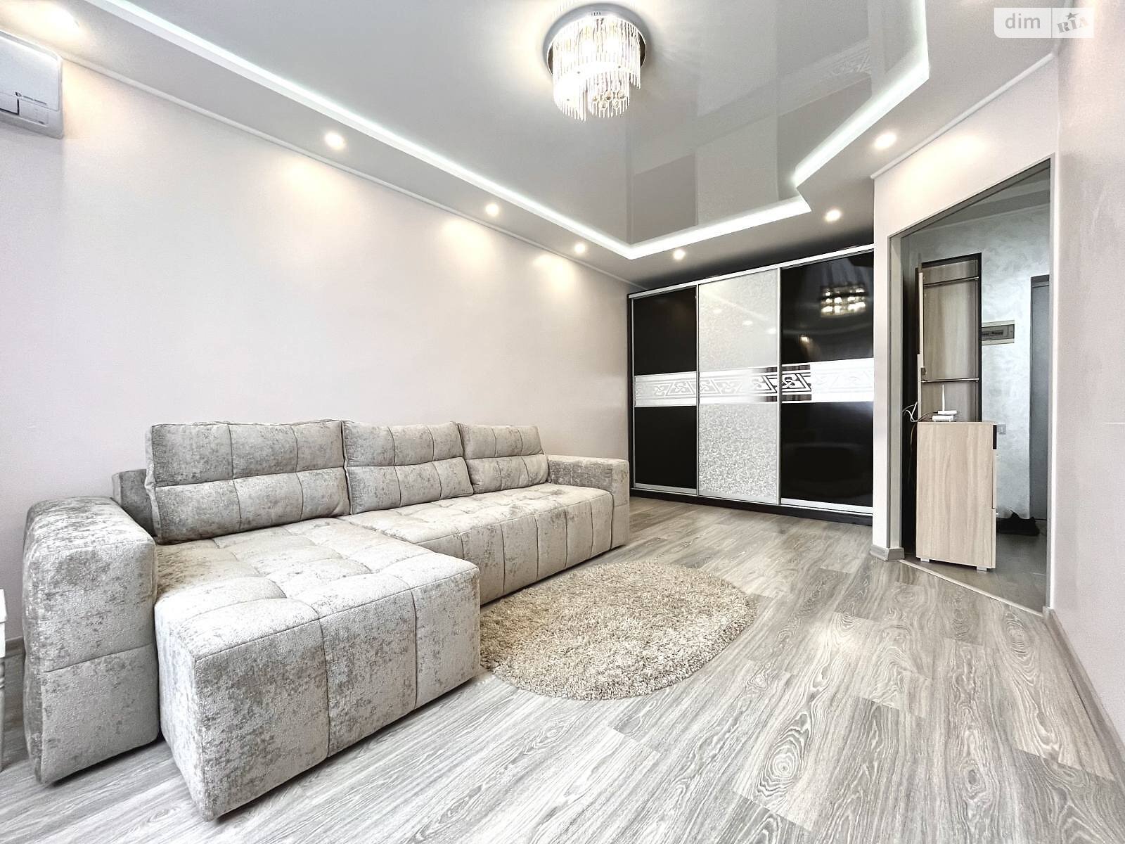 однокімнатна квартира в Рівному, район Боярка, на вул. Анатолія Лабунського в довготривалу оренду помісячно фото 1