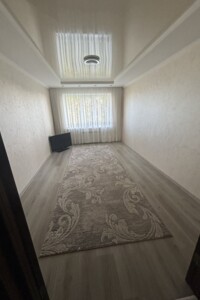 трехкомнатная квартира в Ровно, район Боярка, на ул. Кулика и Гудачека 10, кв. 124 в аренду на долгий срок помесячно фото 2