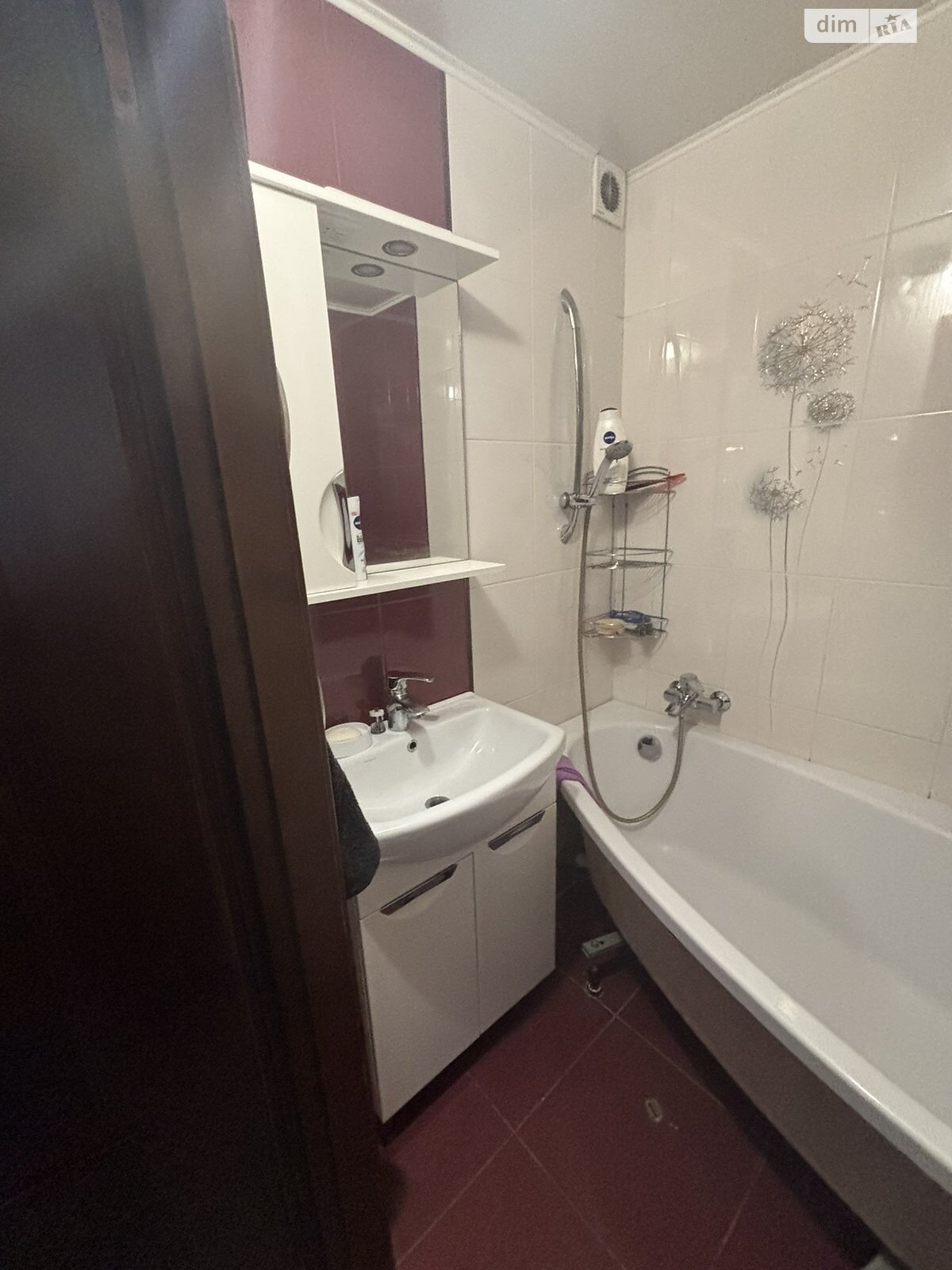 трехкомнатная квартира в Ровно, район Боярка, на ул. Кулика и Гудачека 10, кв. 124 в аренду на долгий срок помесячно фото 1