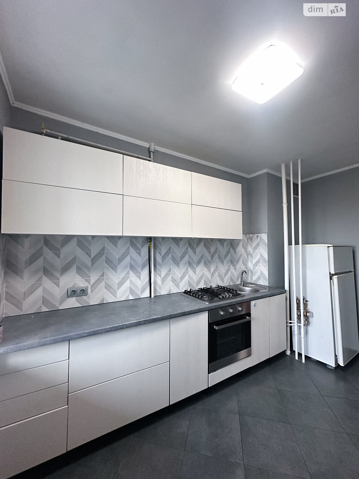 трехкомнатная квартира в Ровно, район Боярка, на ул. Кулика и Гудачека 6 в аренду на долгий срок помесячно фото 1