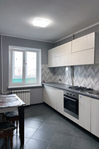 трехкомнатная квартира в Ровно, район Боярка, на ул. Кулика и Гудачека 6 в аренду на долгий срок помесячно фото 2