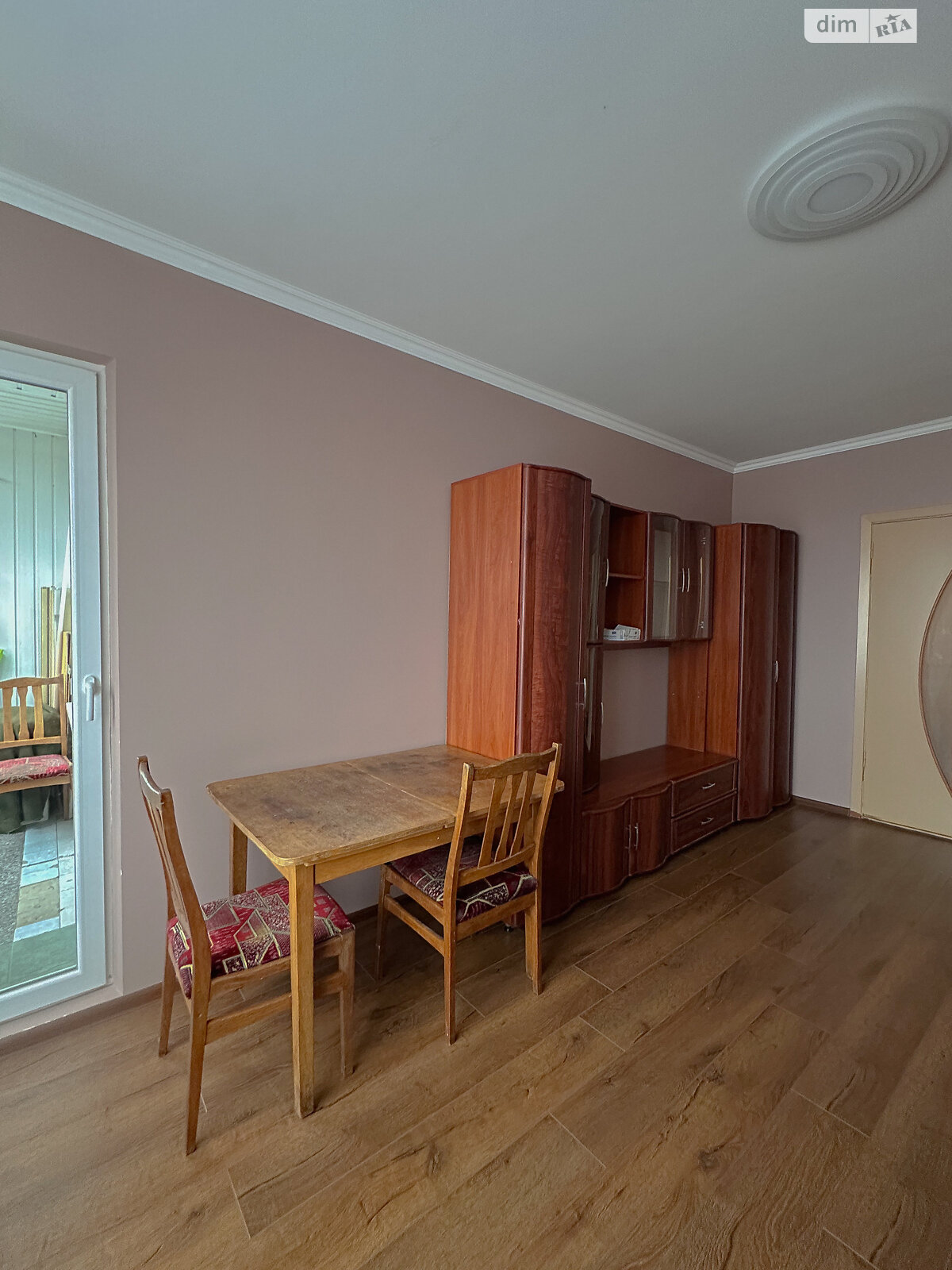 трехкомнатная квартира в Ровно, район Боярка, на ул. Кулика и Гудачека 6 в аренду на долгий срок помесячно фото 1