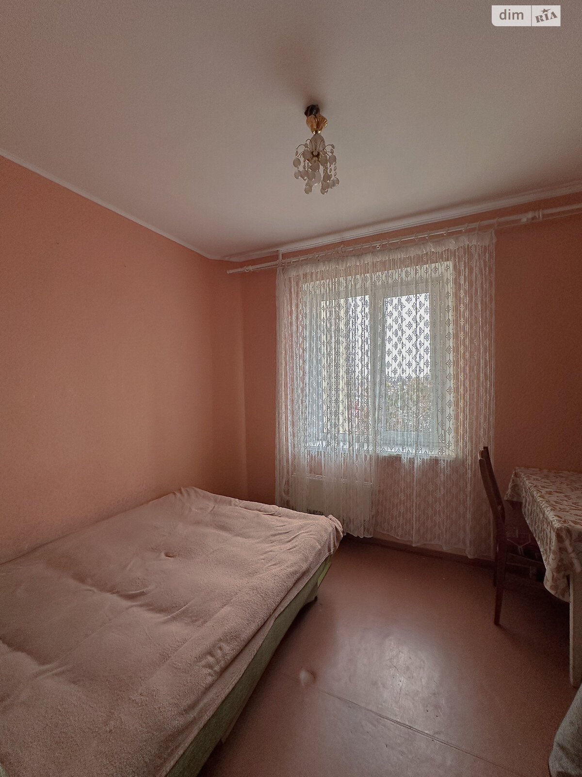 трехкомнатная квартира в Ровно, район Боярка, на ул. Кулика и Гудачека 6 в аренду на долгий срок помесячно фото 1