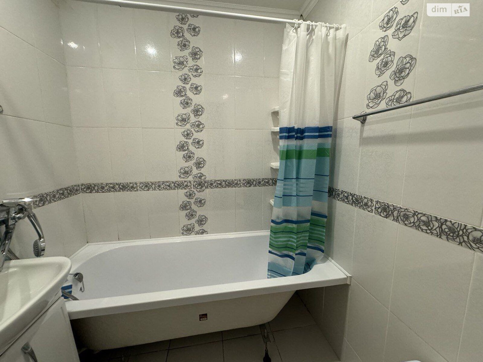 трикімнатна квартира в Рівному, район Боярка, на вул. Кулика і Гудачека в довготривалу оренду помісячно фото 1 трикімнатна квартира в Рівному, район Боярка, на вул. Кулика і Гудачека в довготривалу оренду помісячно фото 1