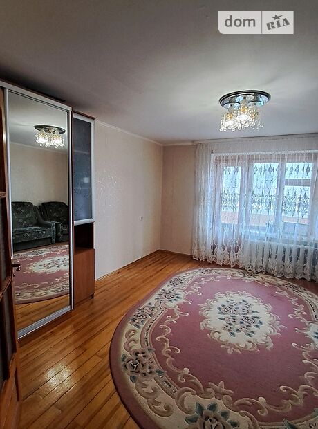 трехкомнатная квартира с ремонтом в Ровно, район Чайка, на Гайдамацька (Струтинської) 31 в аренду на долгий срок помесячно фото 1 трехкомнатная квартира с ремонтом в Ровно, район Чайка, на Гайдамацька (Струтинської) 31 в аренду на долгий срок помесячно фото 1