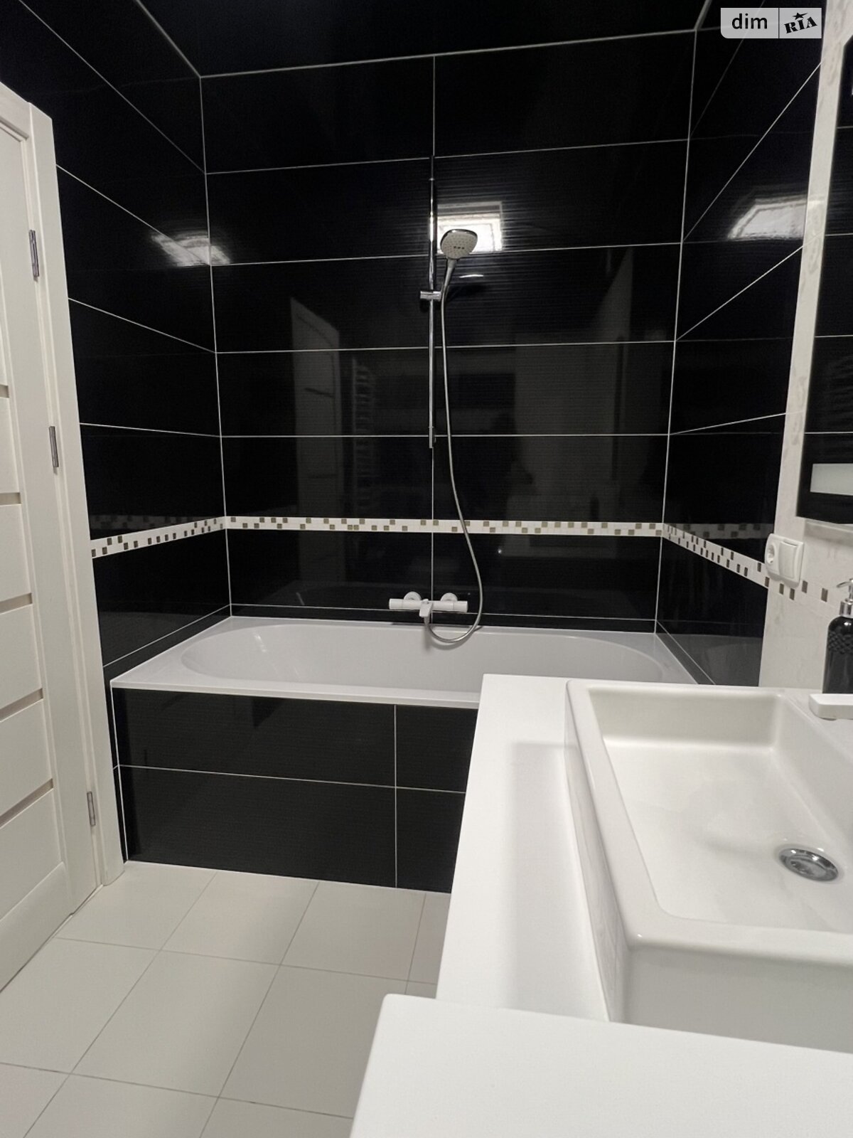 однокомнатная квартира в Ровно, район Чайка, на ул. Гайдамацкая 2В в аренду на долгий срок помесячно фото 1 однокомнатная квартира в Ровно, район Чайка, на ул. Гайдамацкая 2В в аренду на долгий срок помесячно фото 1