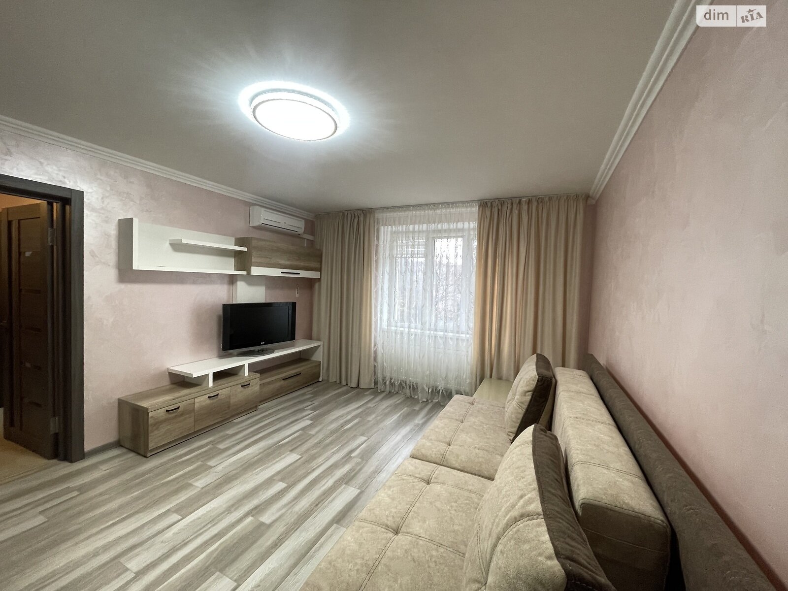 однокомнатная квартира в Ровно, район Чайка, на ул. Гайдамацкая 13Б в аренду на долгий срок помесячно фото 1